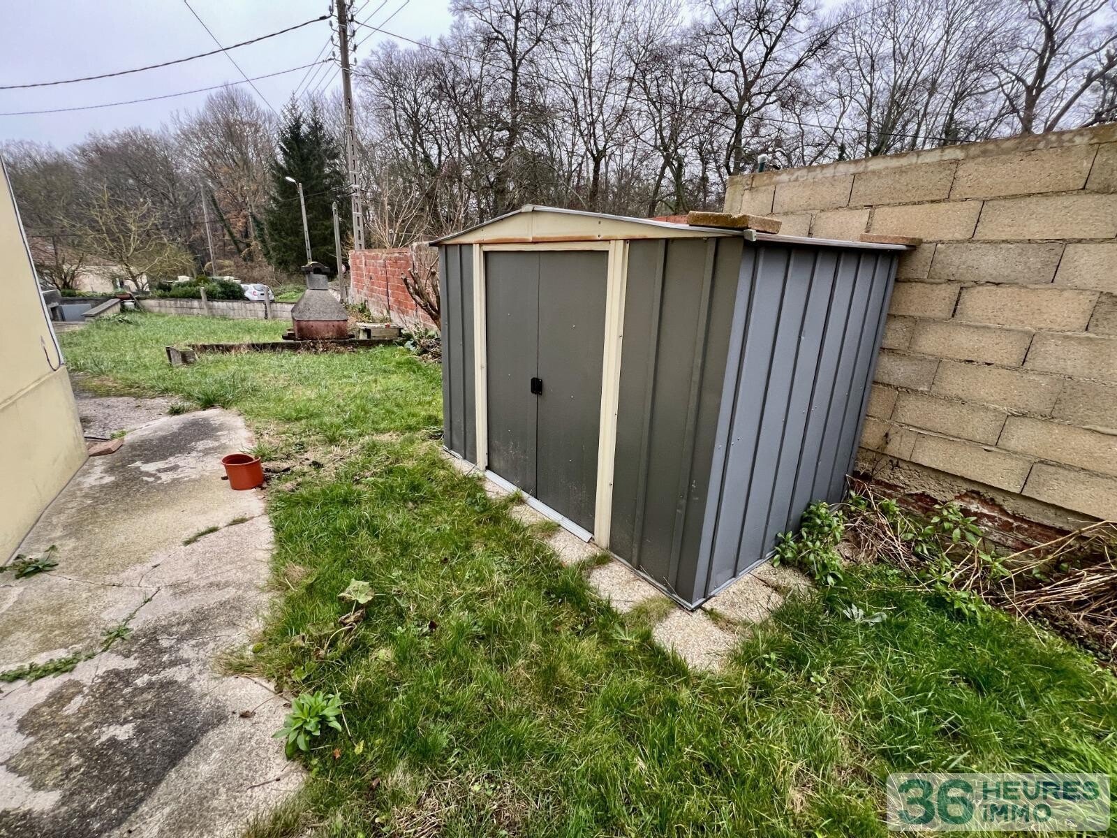 Petite Maison à rénover avec garage indépendant de 40 m² - rue de la Gare