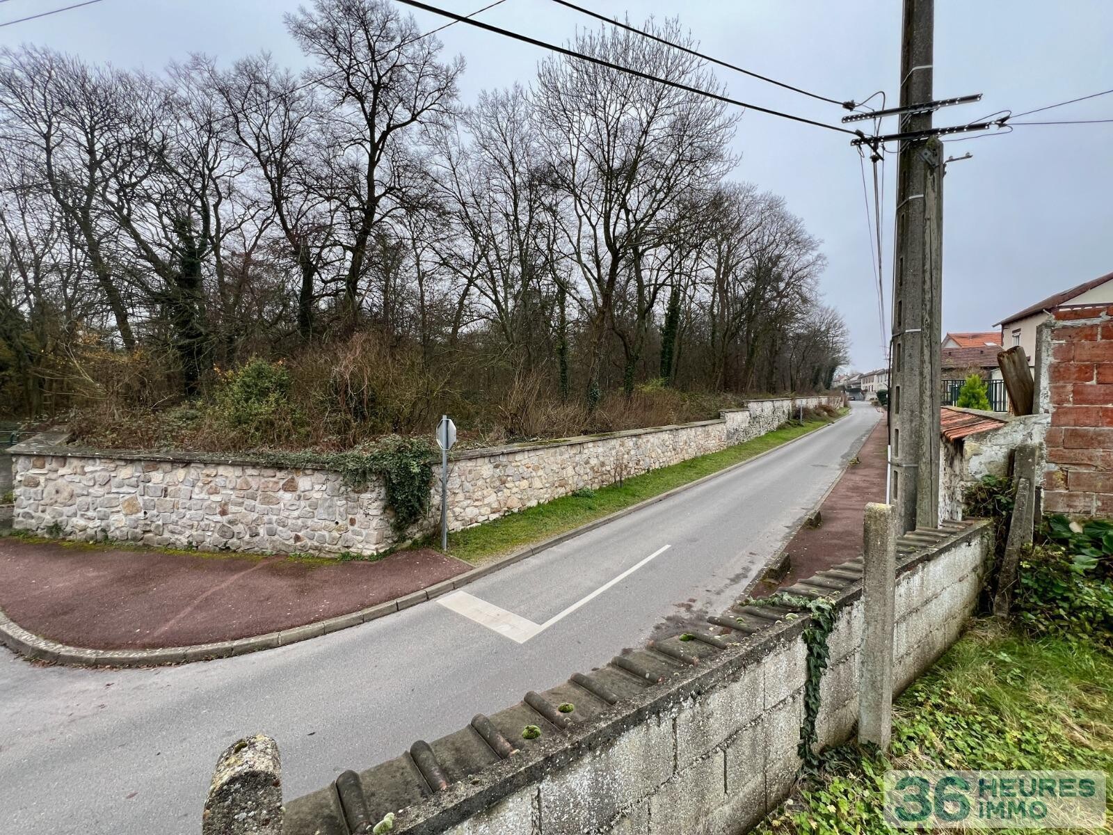 Petite Maison à rénover avec garage indépendant de 40 m² - rue de la Gare
