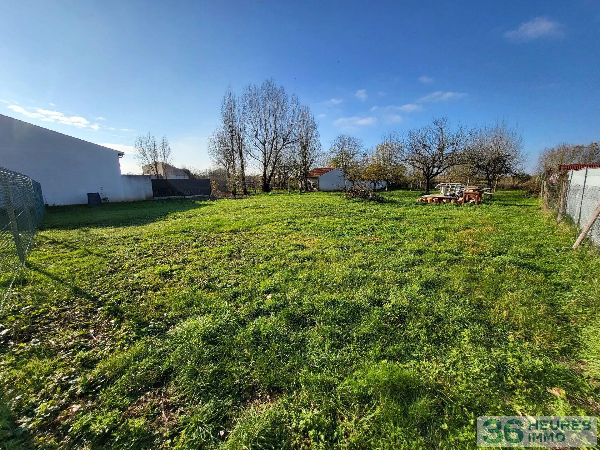 Terrain à Ardillières