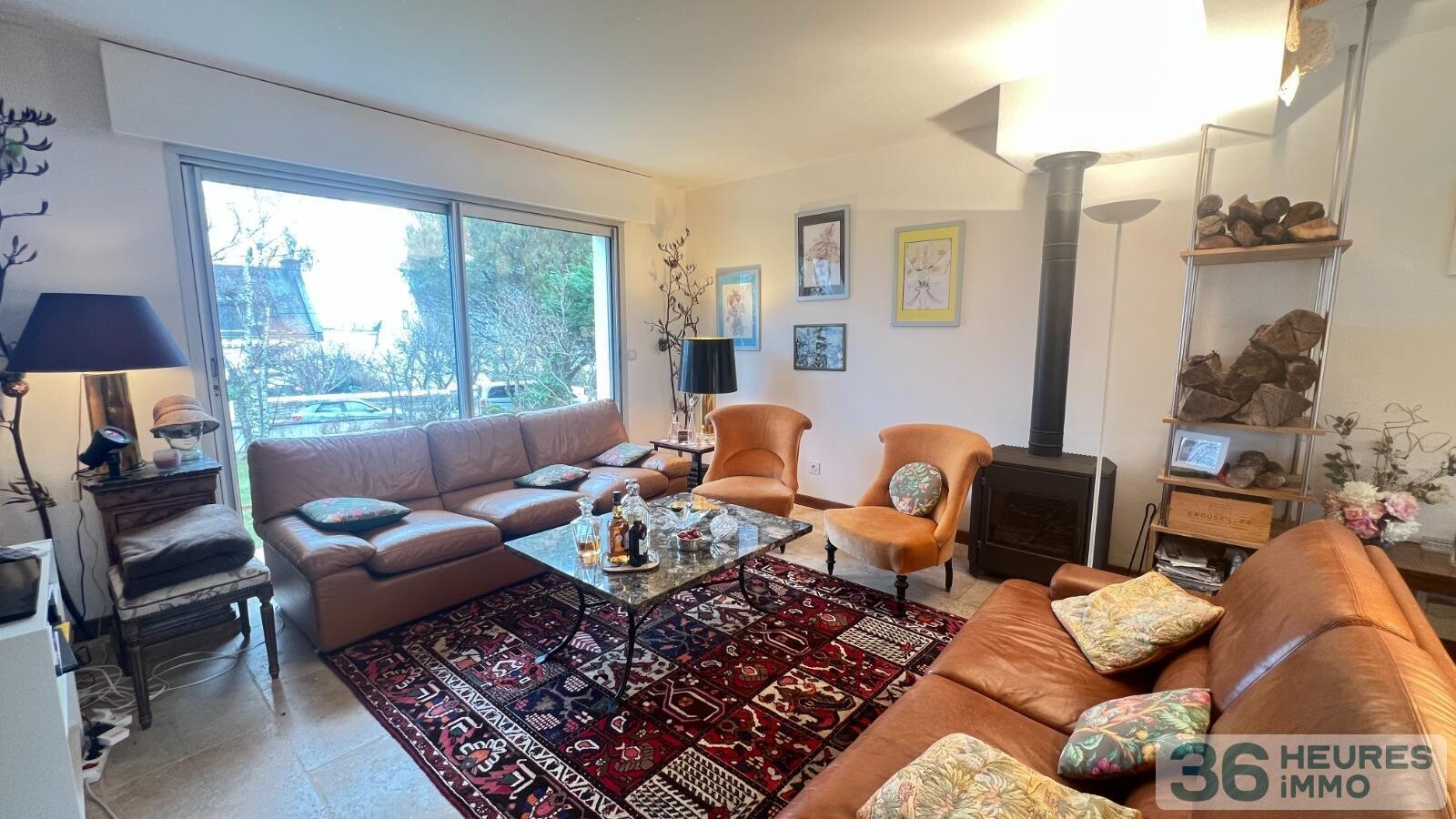 Maison avec vie de plain pied et grand jardin paysagé