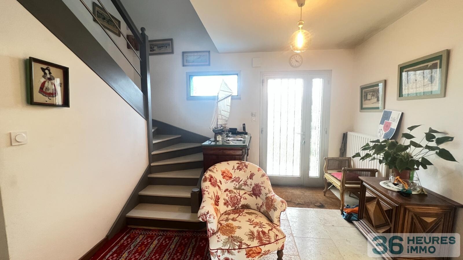 Maison avec vie de plain pied et grand jardin paysagé