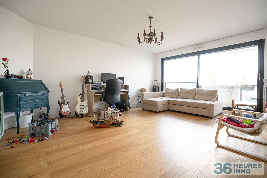 Paris 18ème - proche de la rue du Poteau - Appartement 3 pièces 77.01 m2