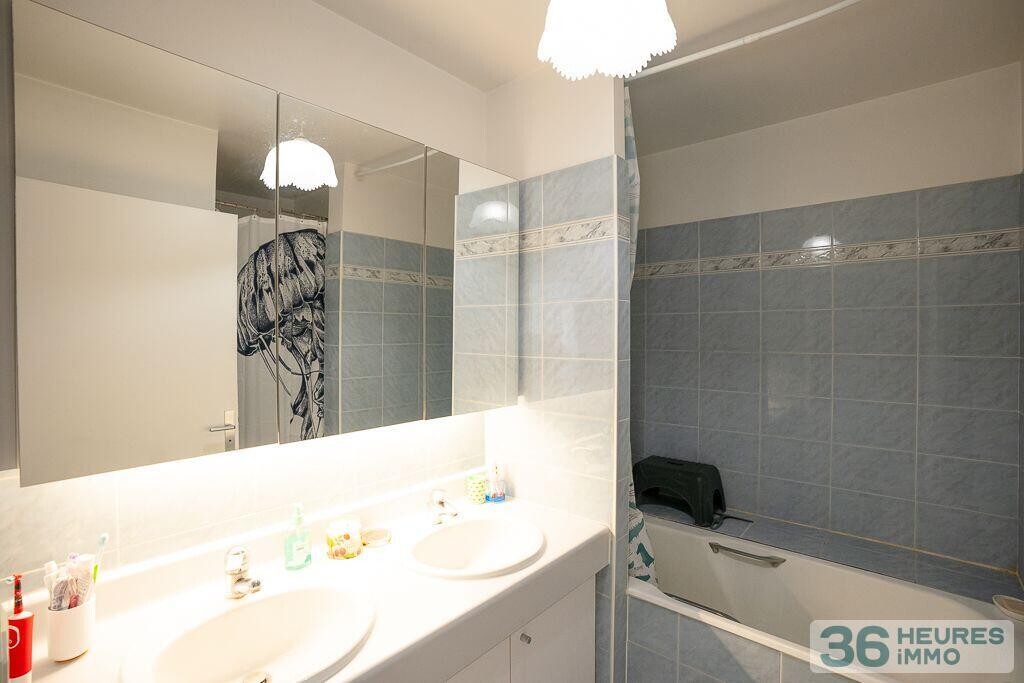 Paris 18ème - proche de la rue du Poteau - Appartement 3 pièces 77.01 m2
