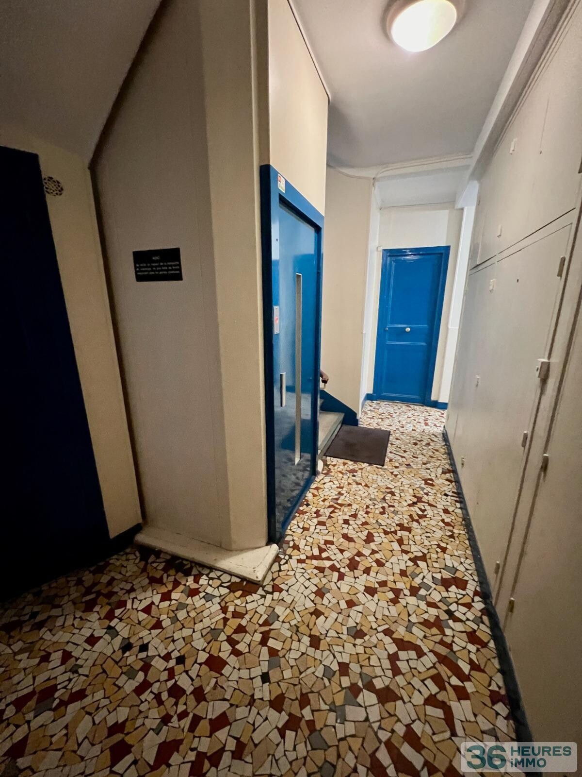 Beau 2 pièces dans immeuble pierre et brique