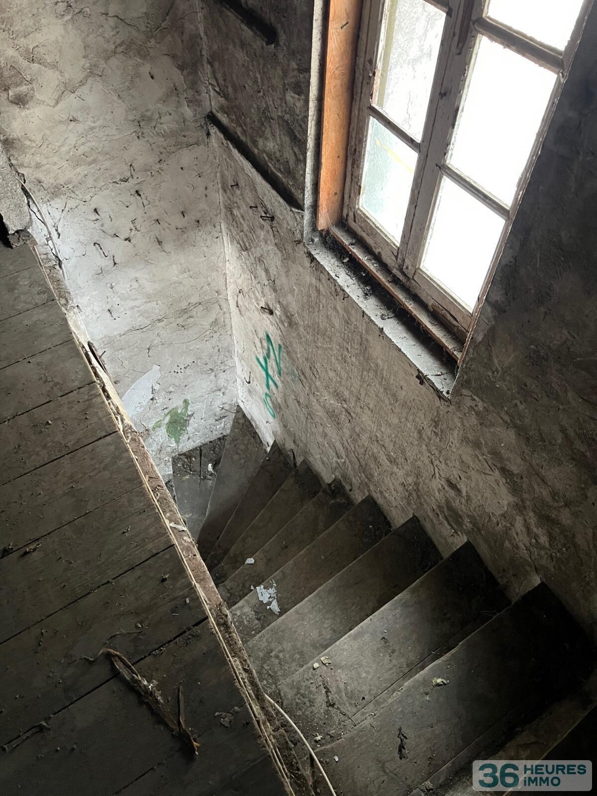 Maison de ville à rénover - 