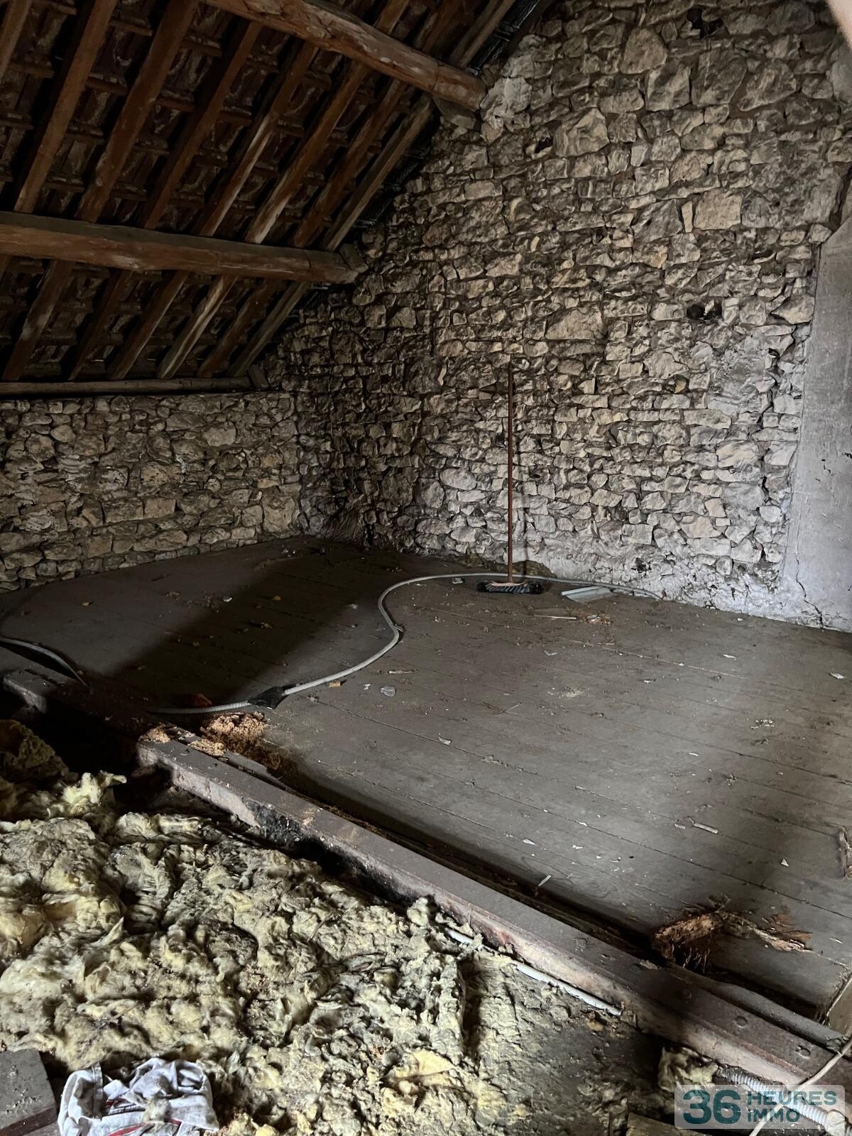 Maison de ville à rénover - 