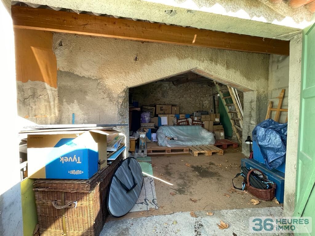 Maison de en ville, grande terrasse et potentiel