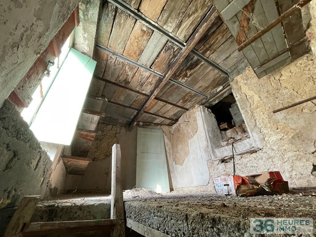 Maison de en ville, grande terrasse et potentiel