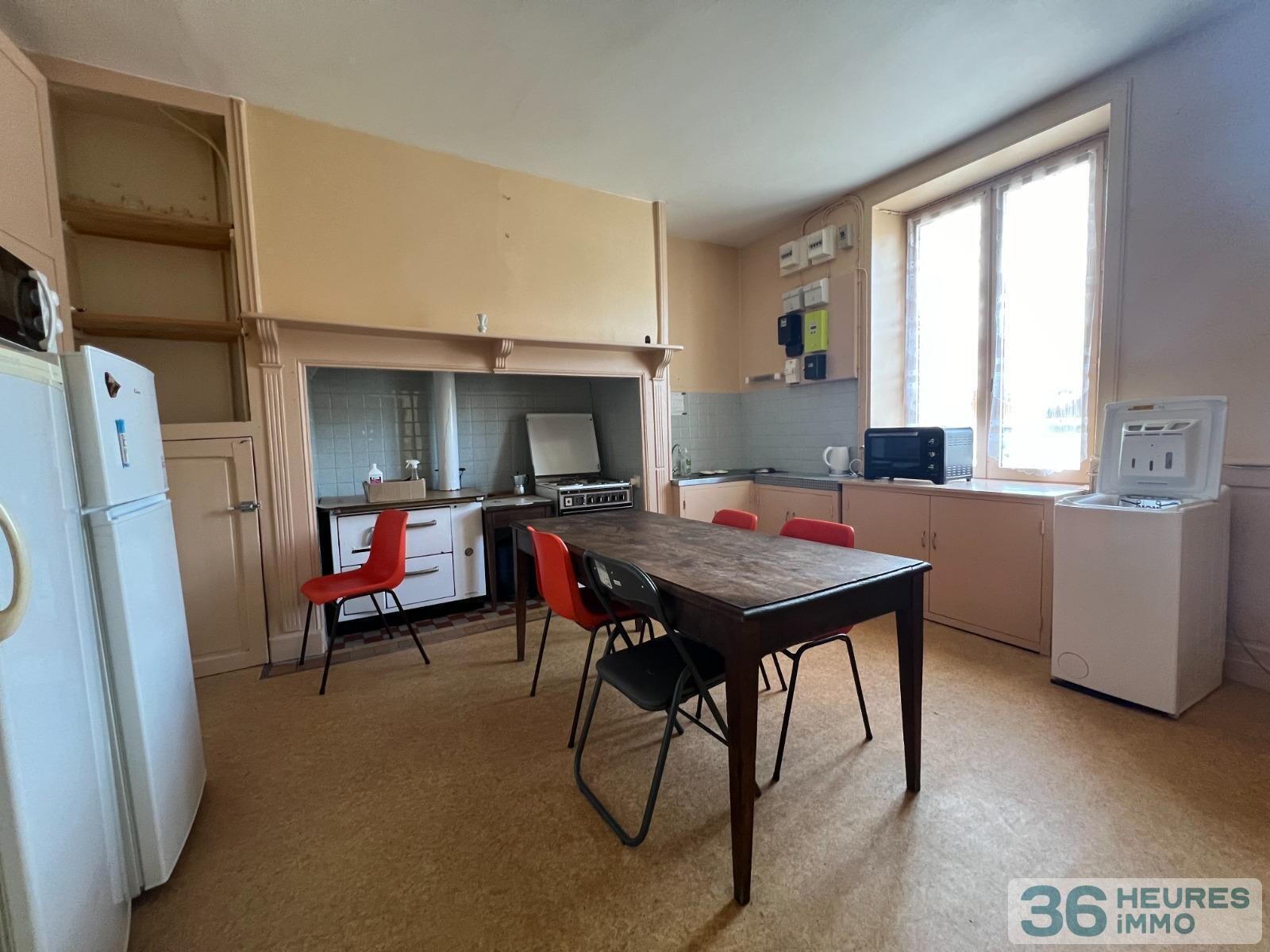 Ancien hôtel dans le centre-bourg de Pompadour