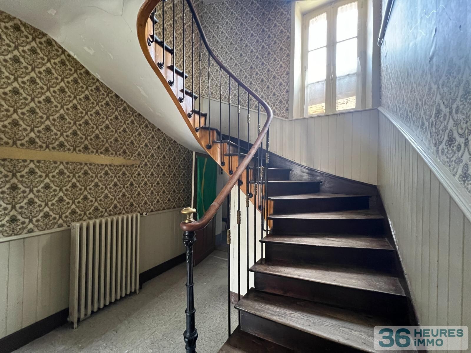 Ancien hôtel dans le centre-bourg de Pompadour