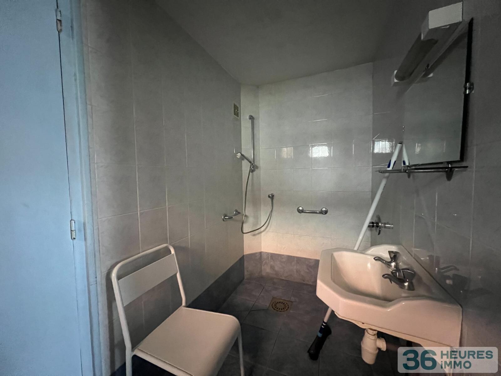 Ancien hôtel dans le centre-bourg de Pompadour