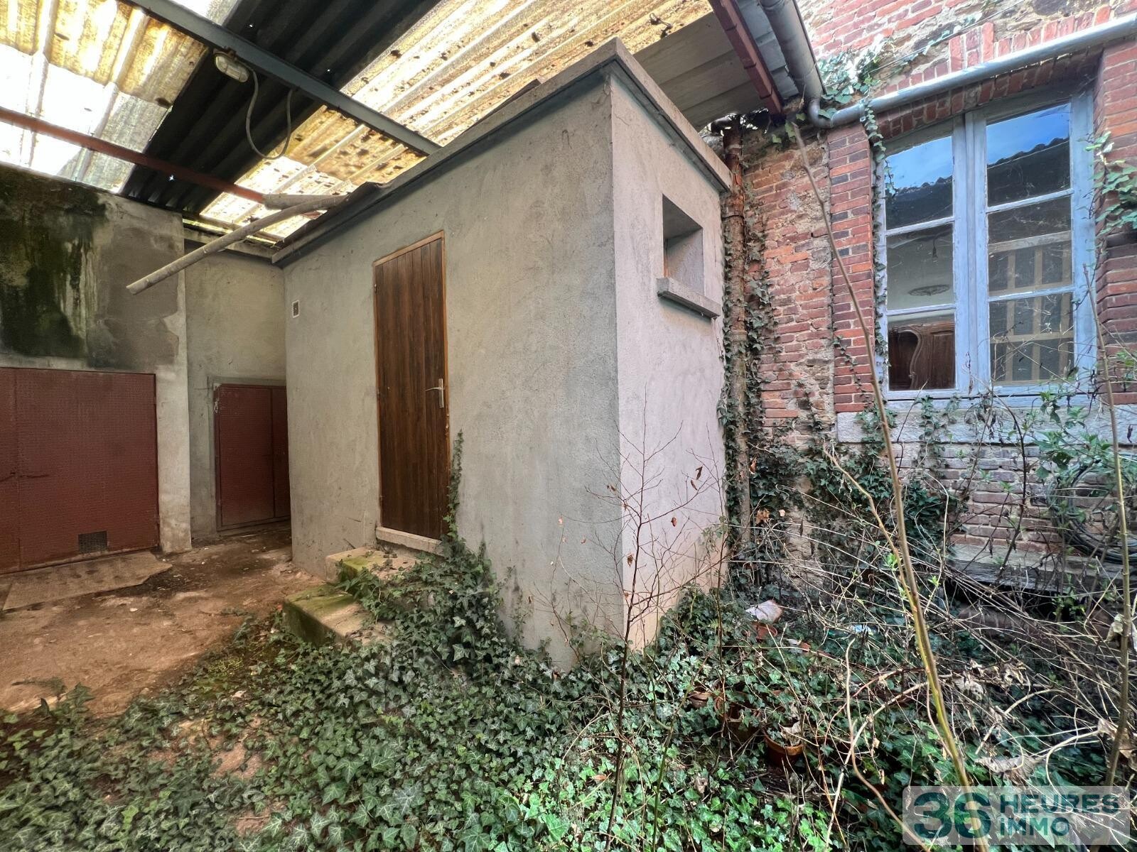 Ancien hôtel dans le centre-bourg de Pompadour