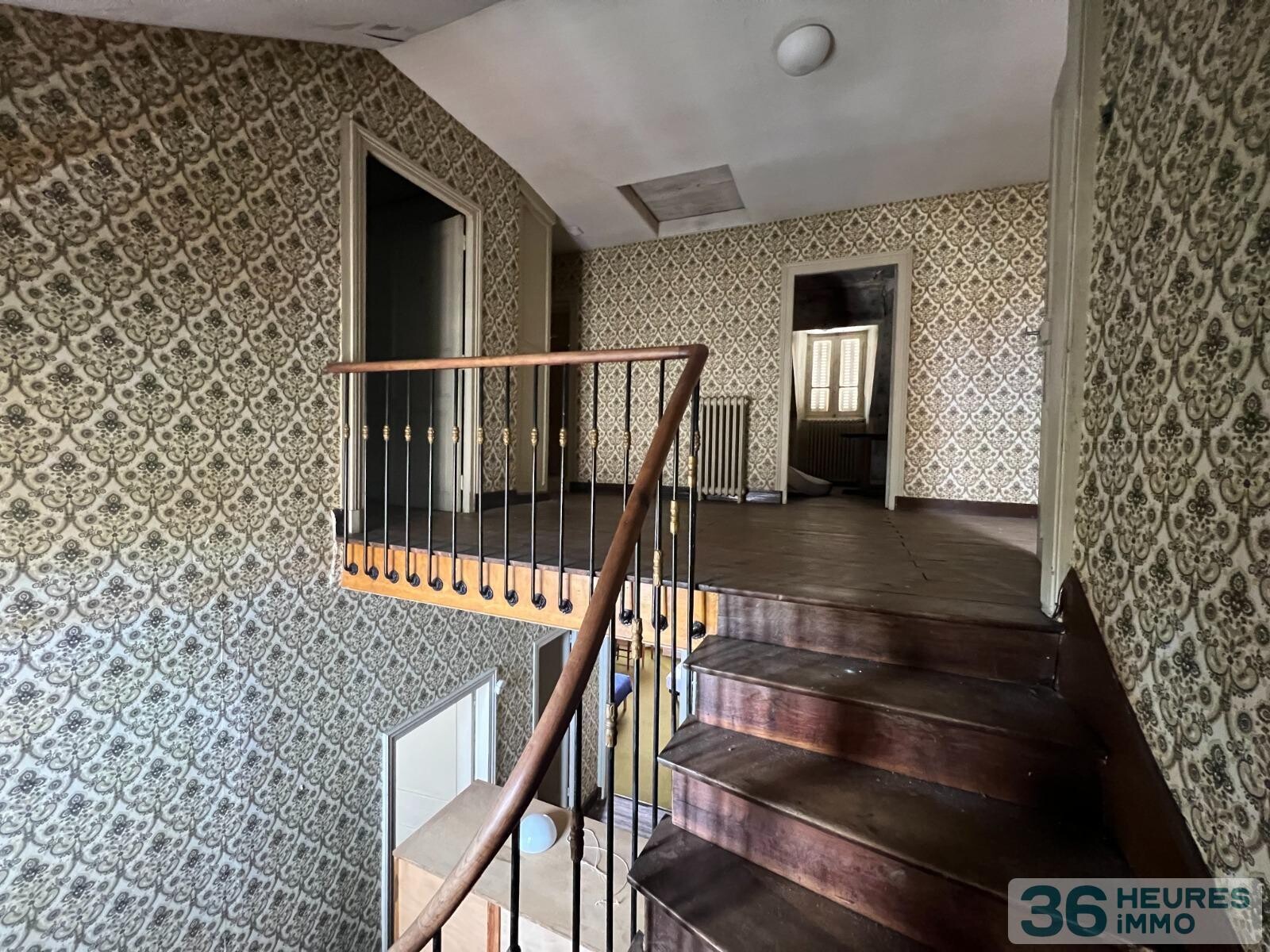 Ancien hôtel dans le centre-bourg de Pompadour