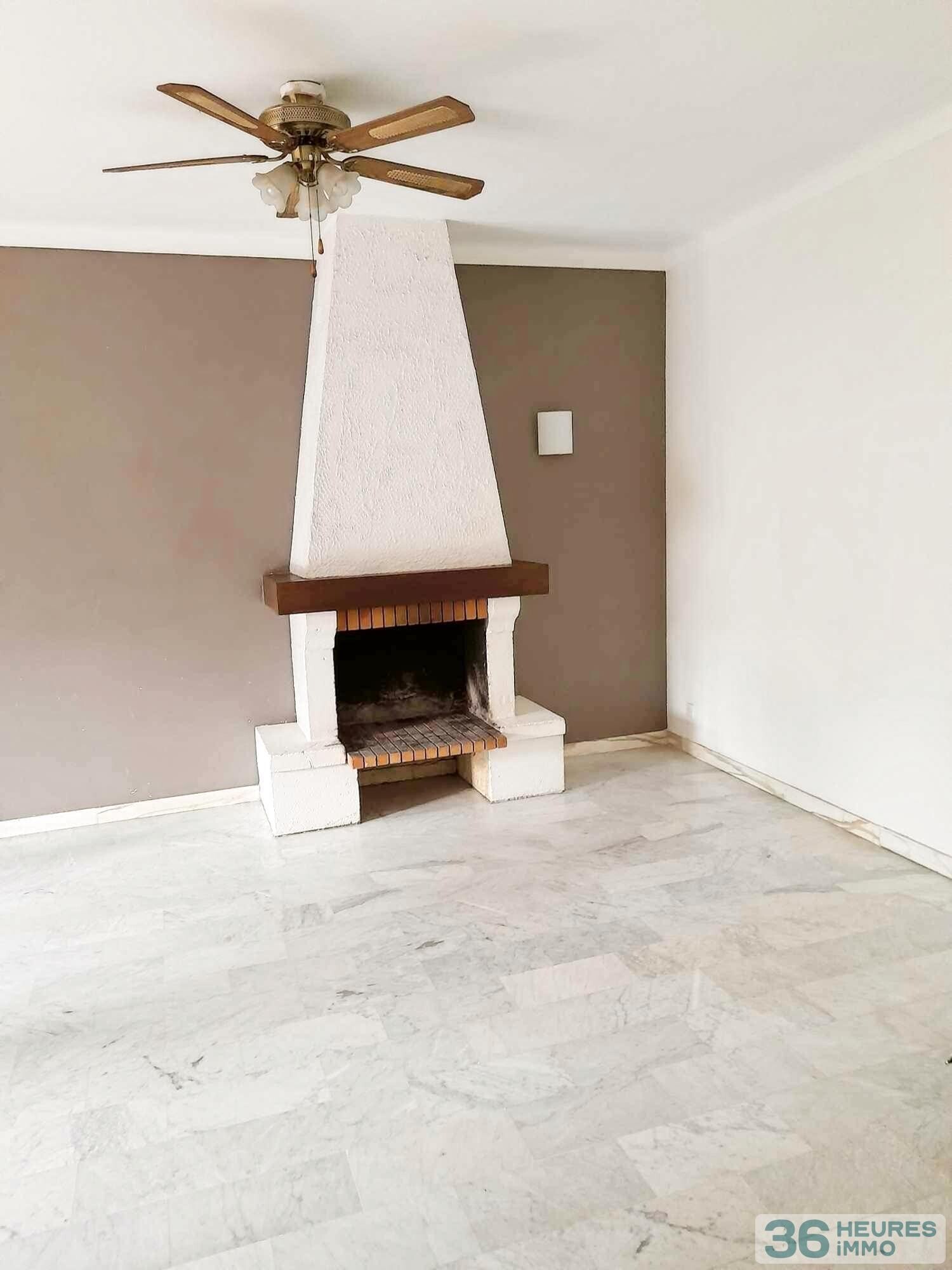 Maions à usage d'habitation fond et terrain en dépendant sur 2 niveaux