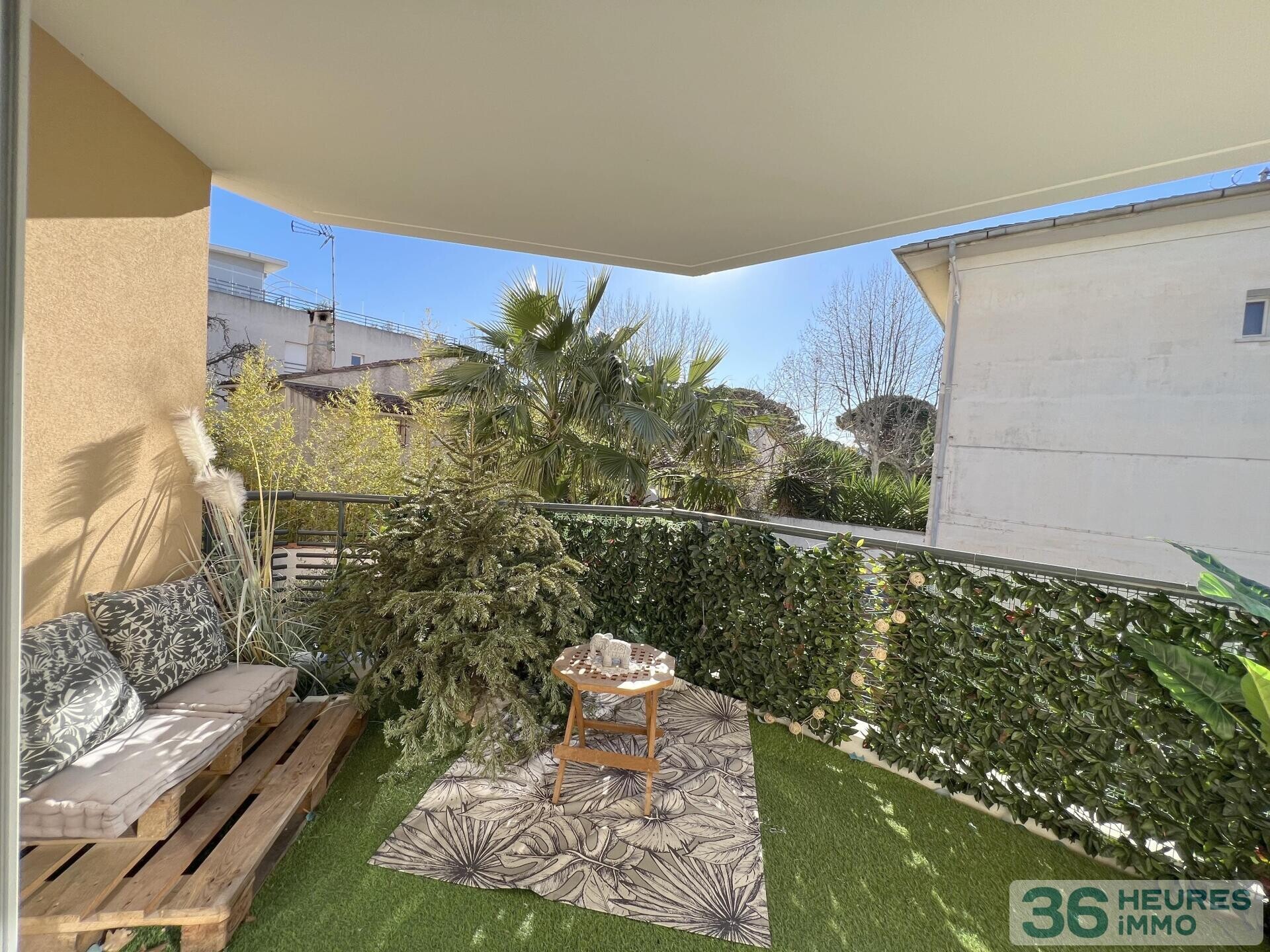 T3 PORT FREJUS AVEC TERRASSE ET GARAGE