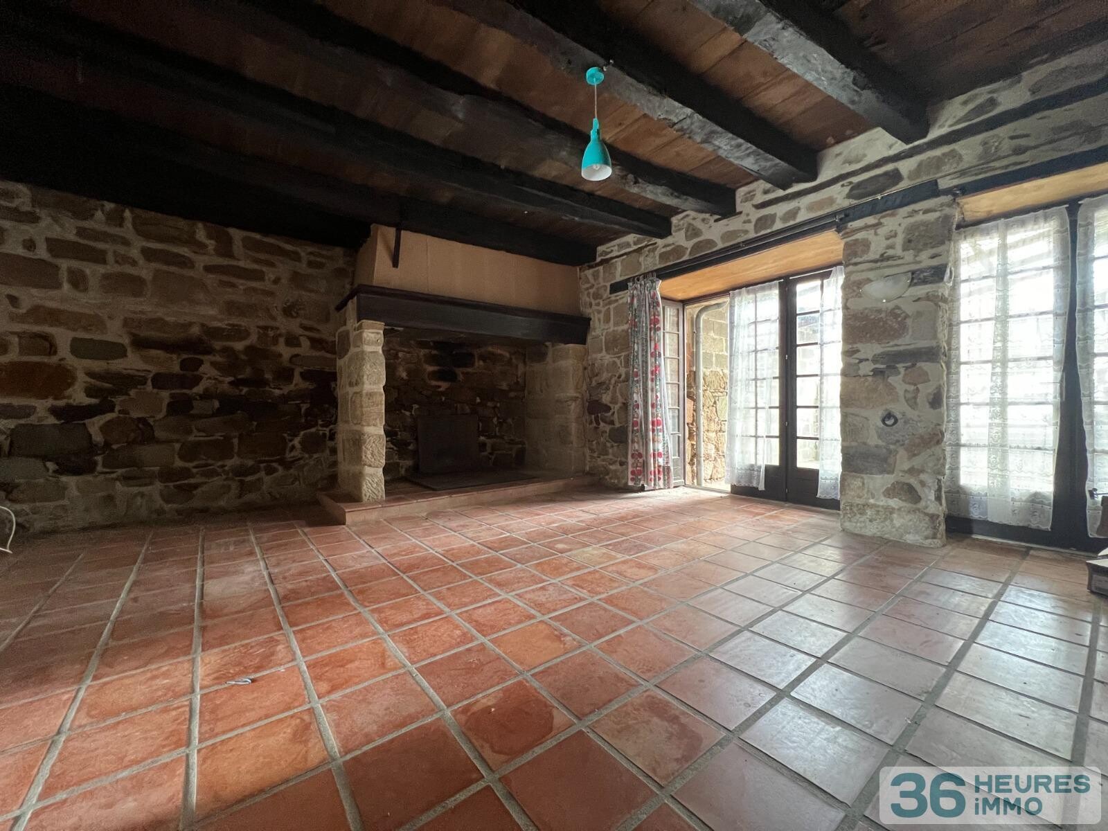 Maison de bourg avec caractère 