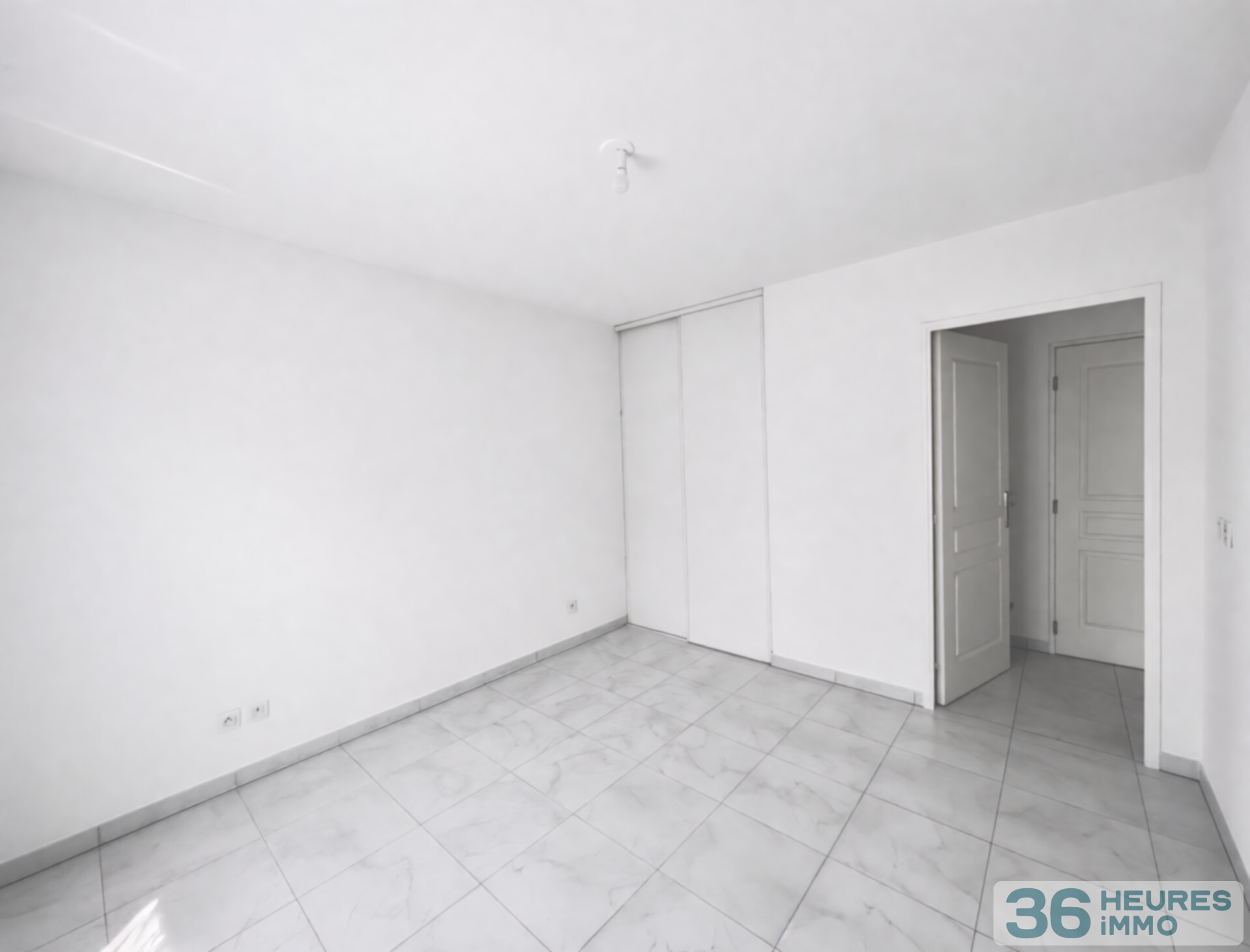 T3 PORT FREJUS AVEC TERRASSE ET GARAGE