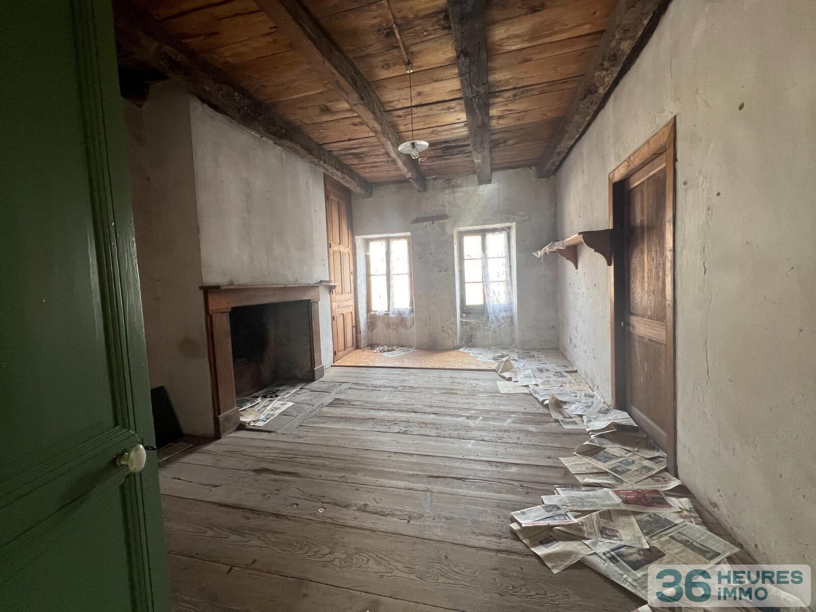 Maison de bourg avec caractère 