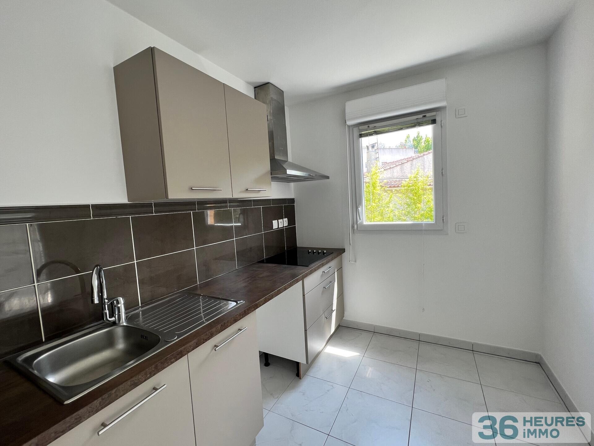 T3 PORT FREJUS AVEC TERRASSE ET GARAGE