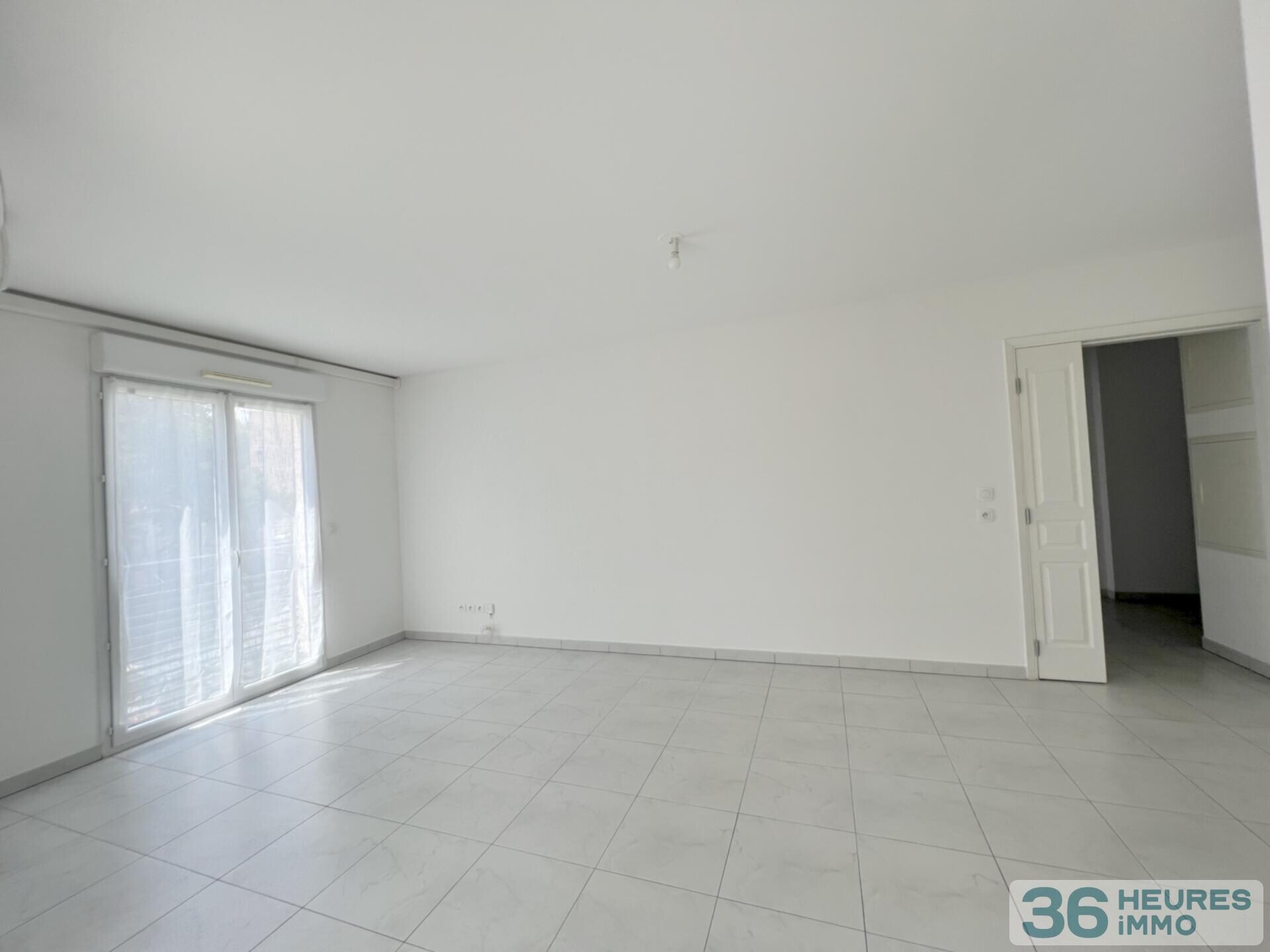 T3 PORT FREJUS AVEC TERRASSE ET GARAGE