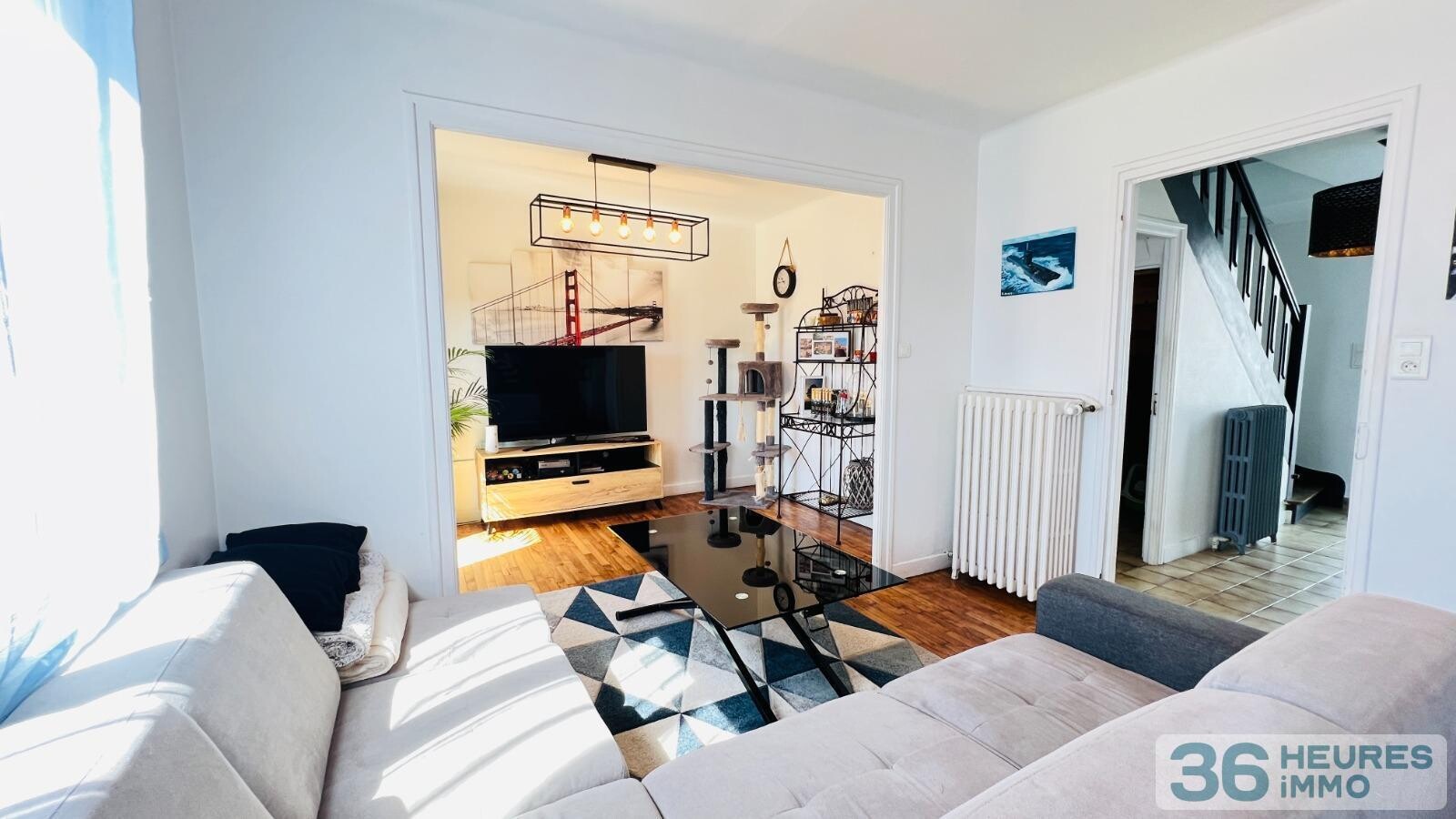 Maison de ville avec jardin et garages