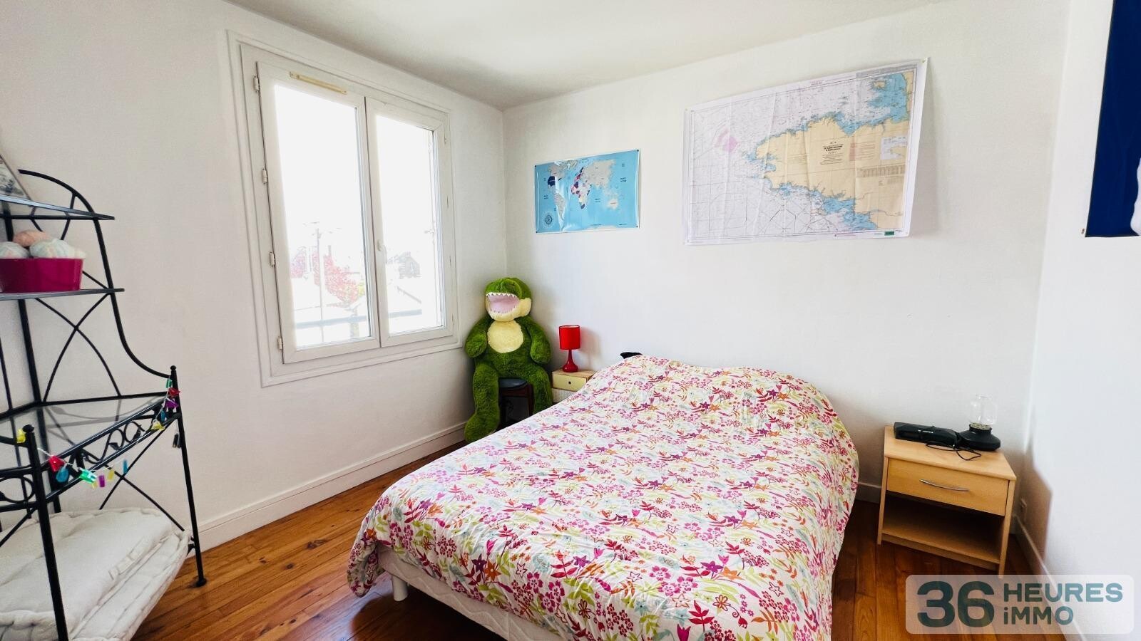 Maison de ville avec jardin et garages