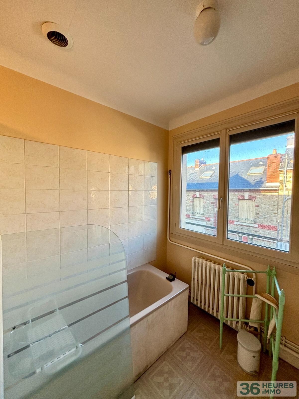 MAISON DE TYPE 5 A RENOVER