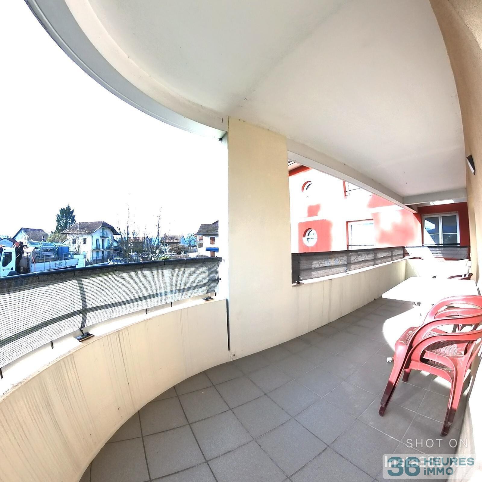 Grand T2 avec terrasse et garage