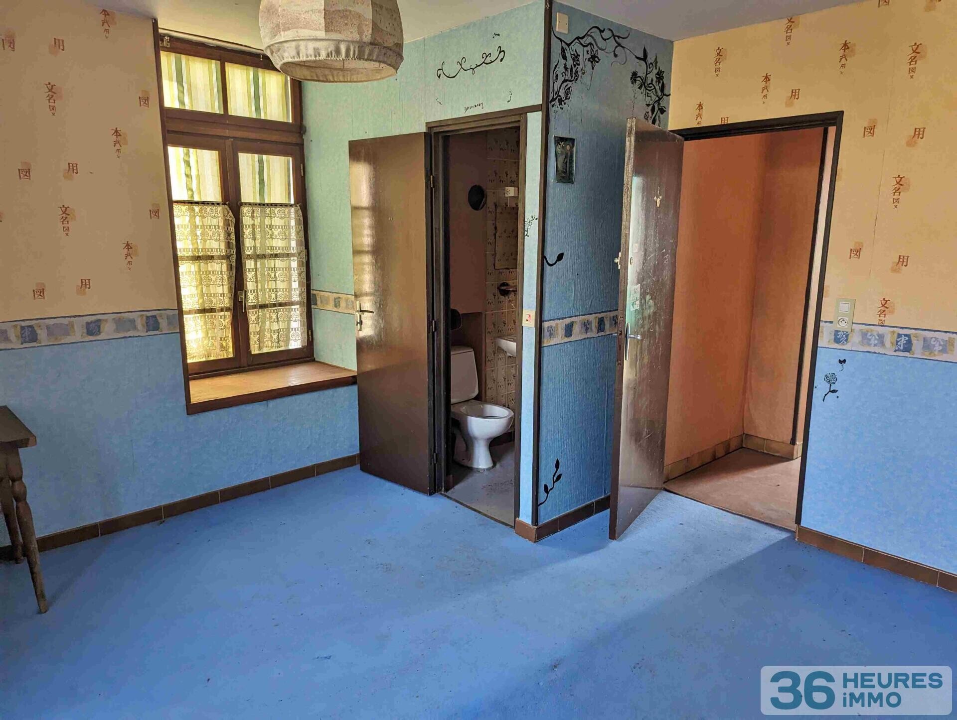 EN EXCLUSIVITE ANCIEN HOTEL RESTAURANT A REHABILITER AU PIED DES ROCHERS DU SAUSSOIS