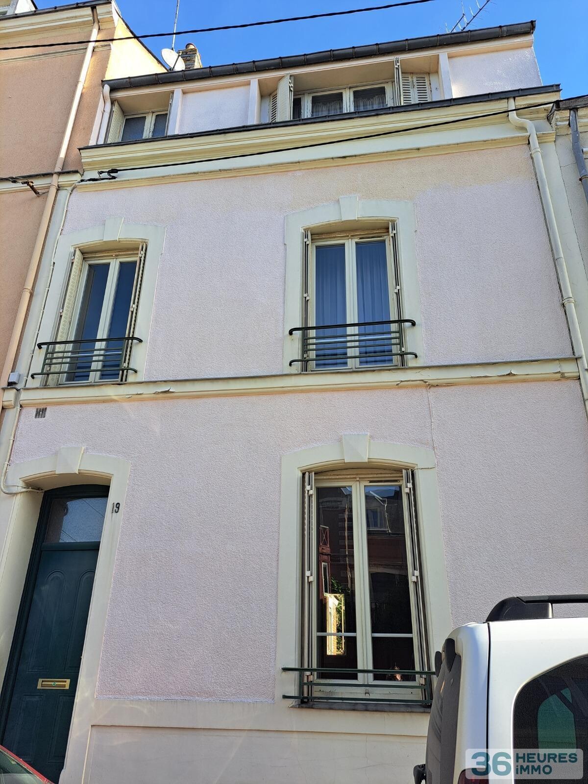 CROIX DE PIERRE - MANCELLE AVEC GRAND GARAGE 