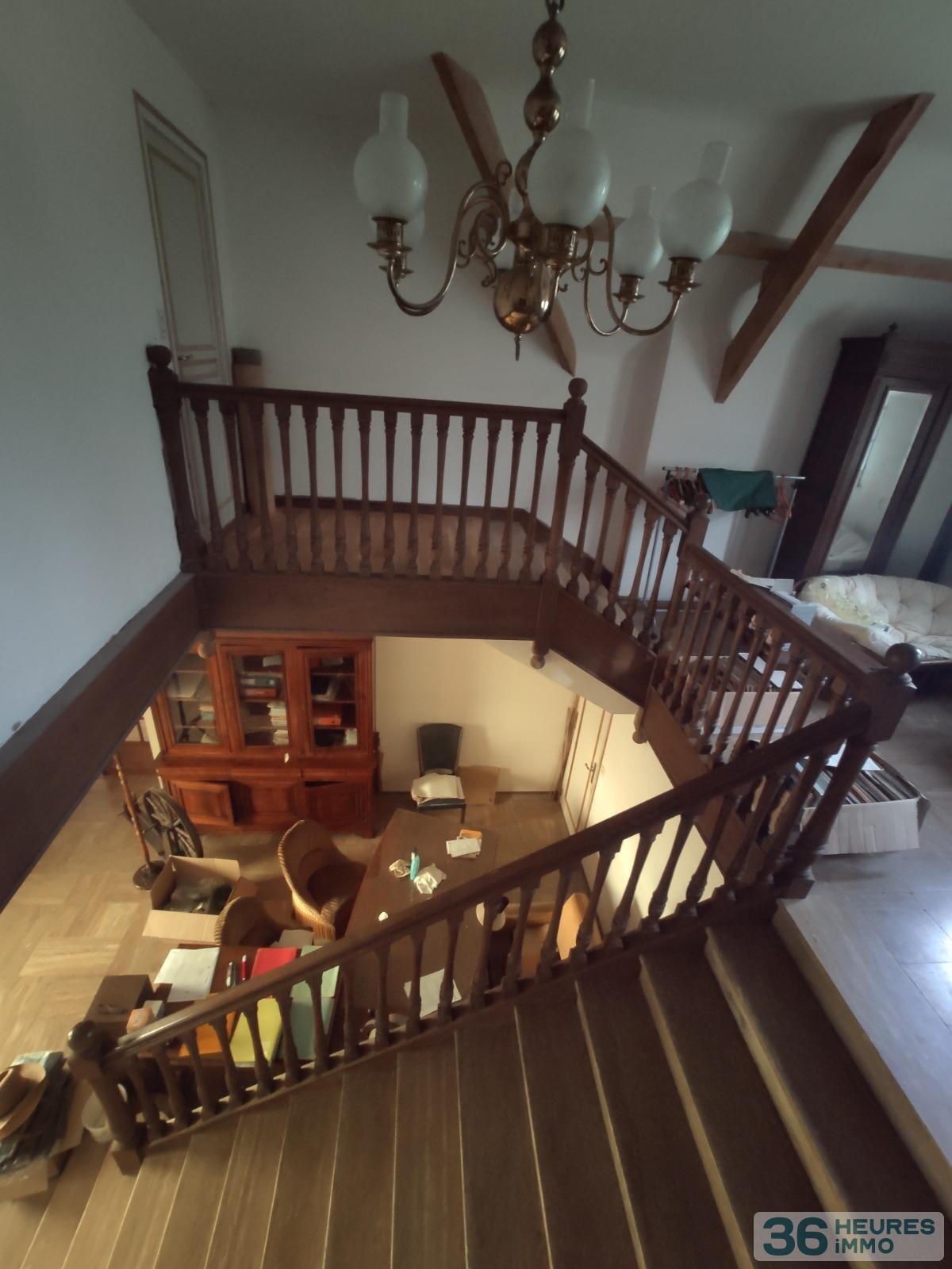 Grande villa au coeur d'un parc boisé