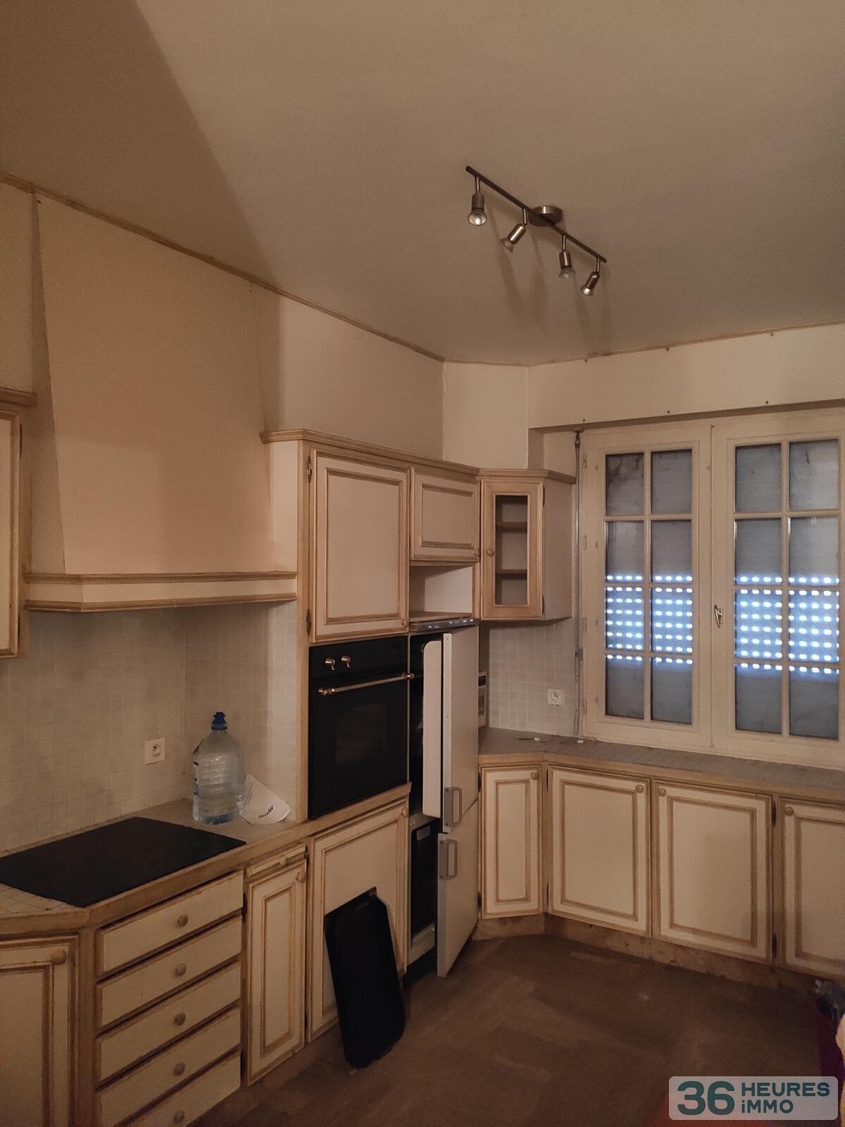 Grande villa au coeur d'un parc boisé