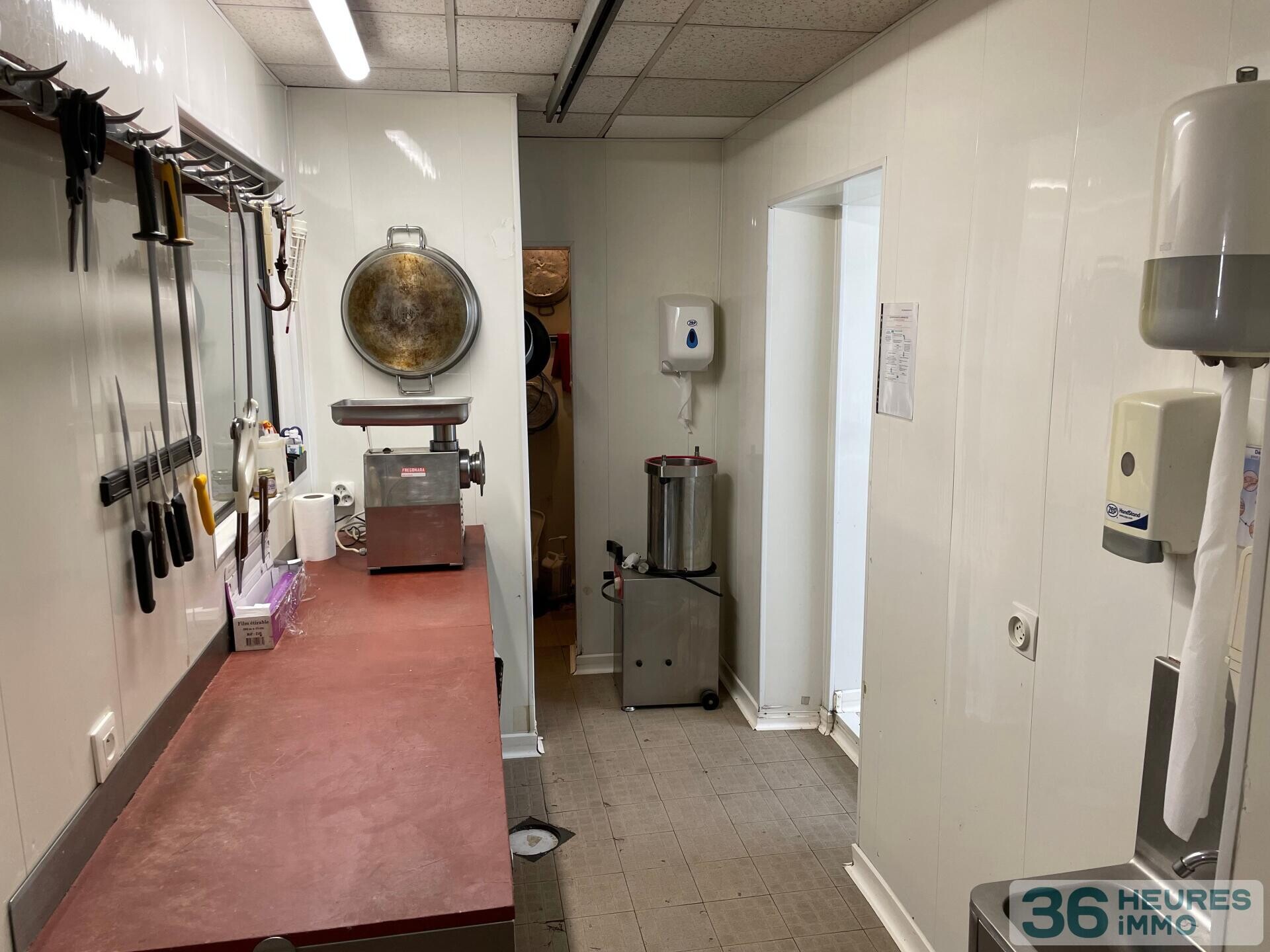 FONDS DE COMMERCE TRAITEUR/BOUCHERIE/CHARCUTERIE - FONTVIEILLE (13990)