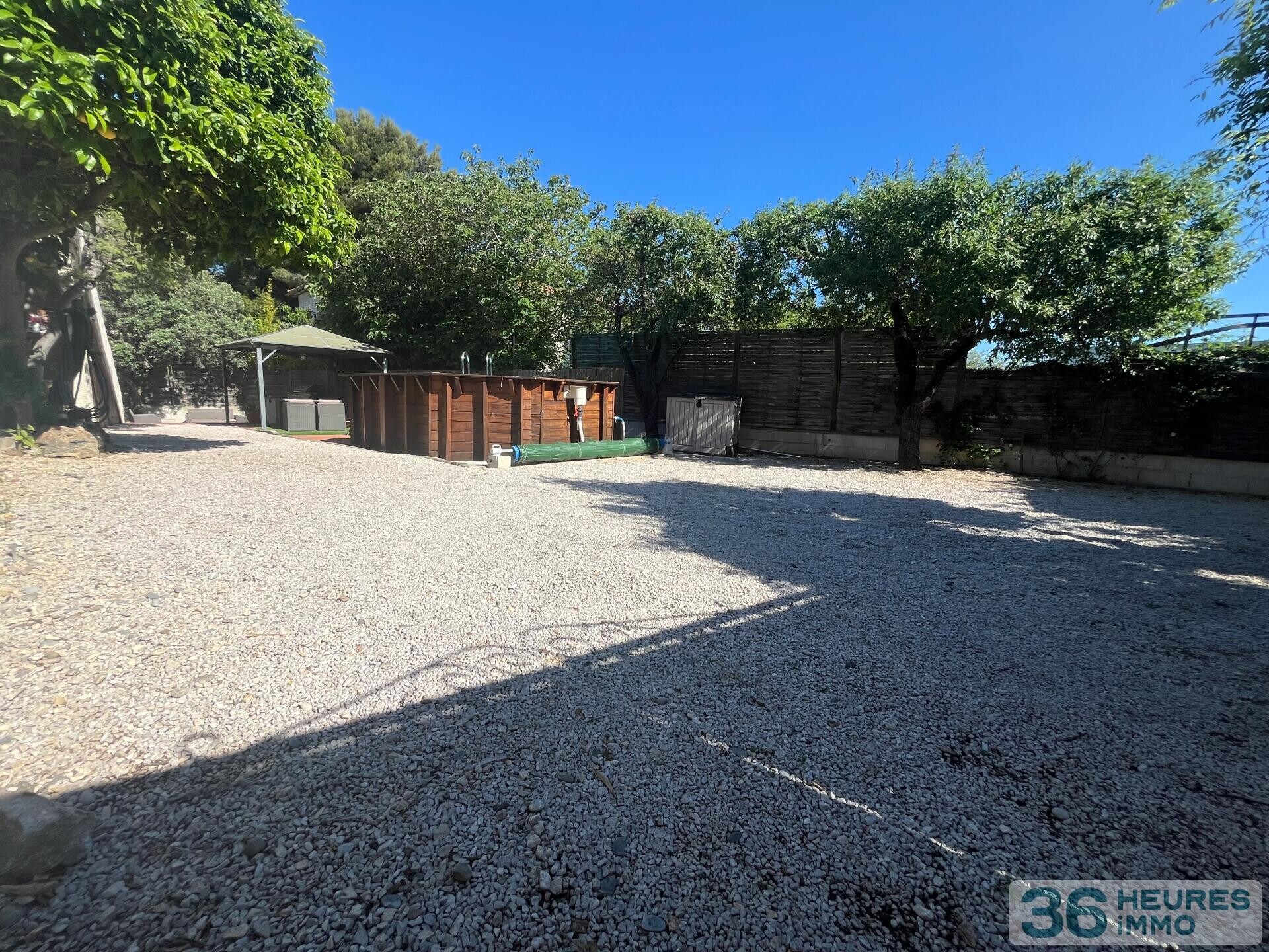 Grand 3 pièces avec jardin et piscine