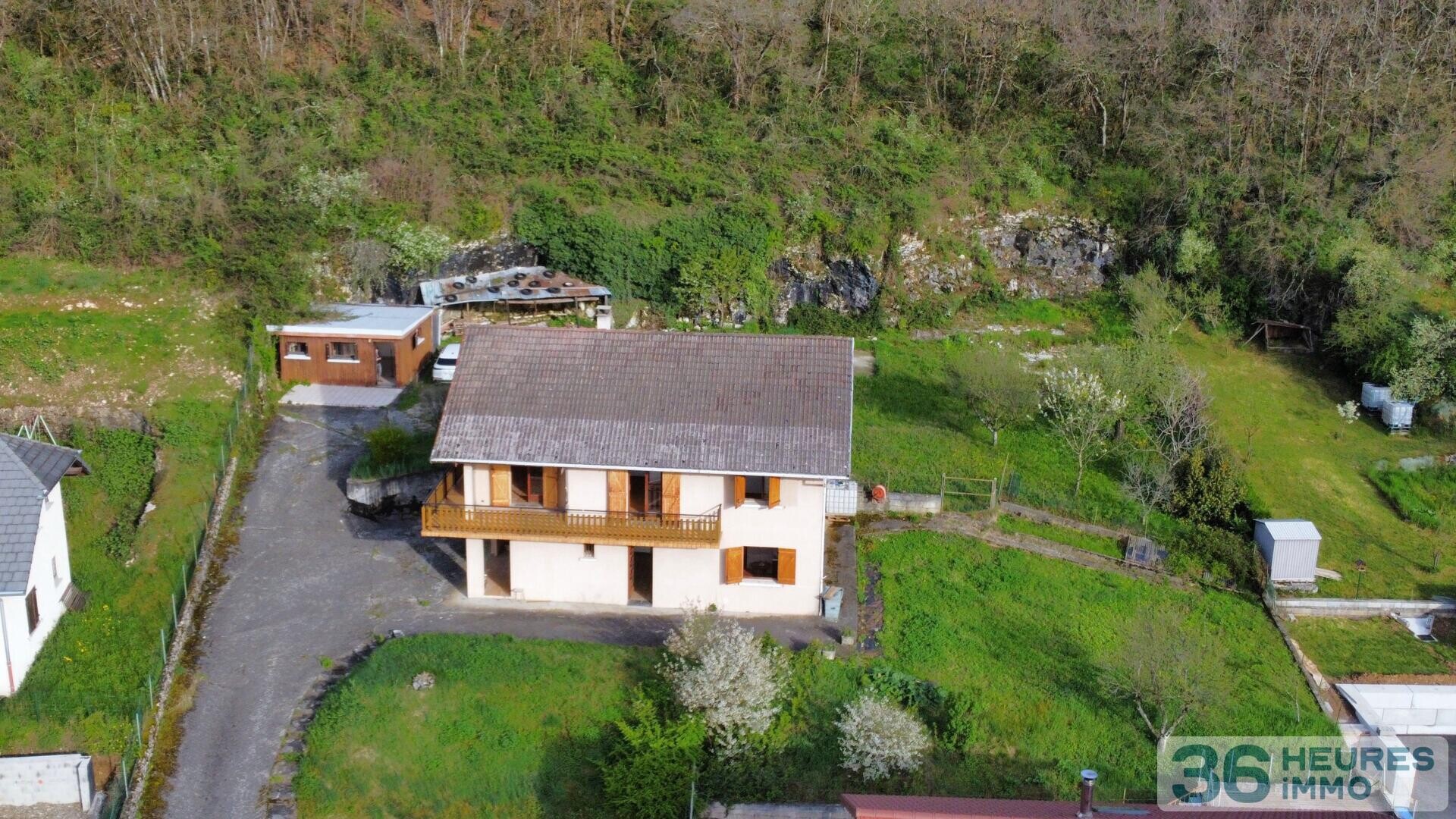 Maison avec grand terrain