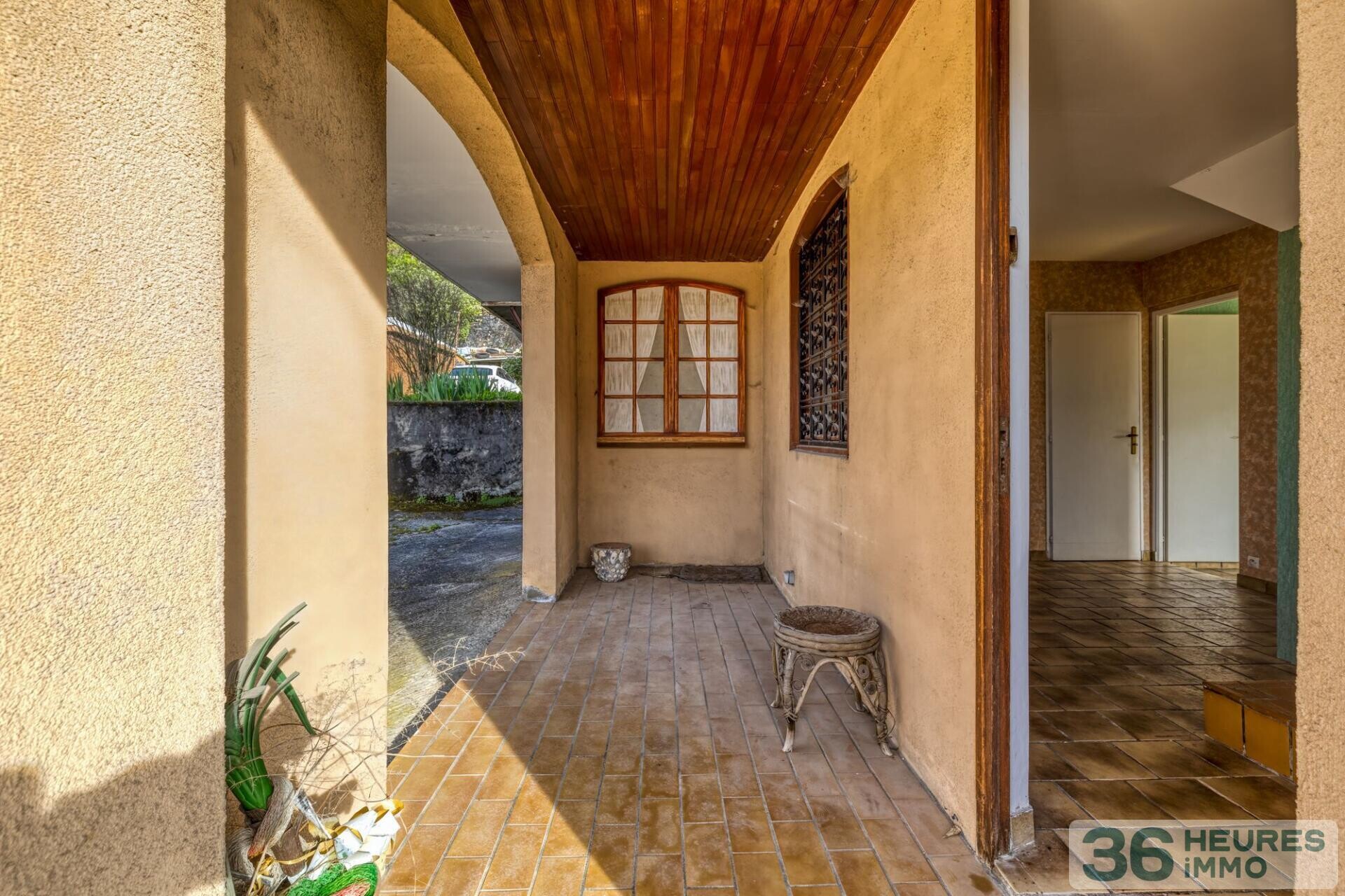 Maison avec grand terrain