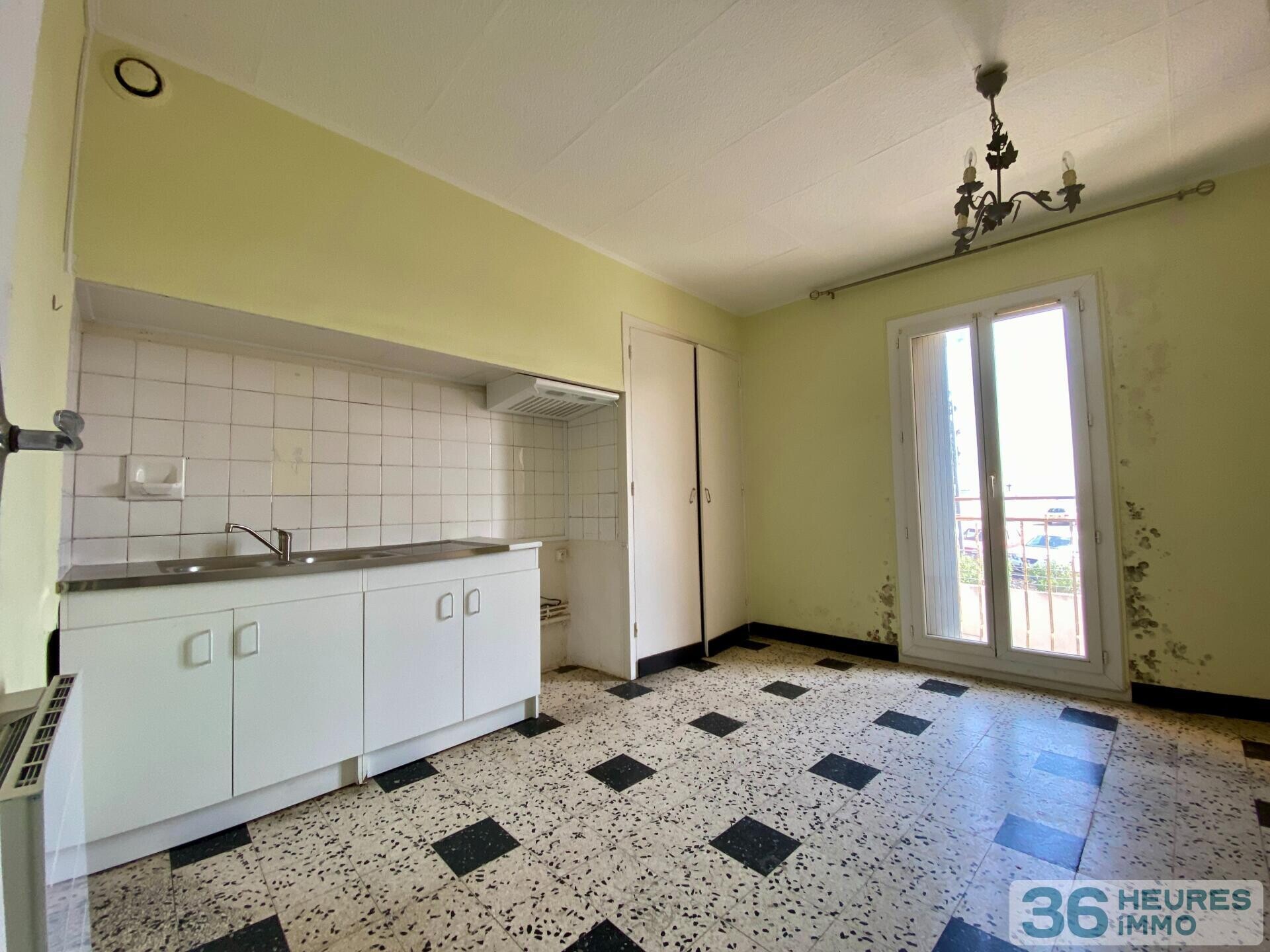 Immeuble à rénover 5 apt + terrain constructible