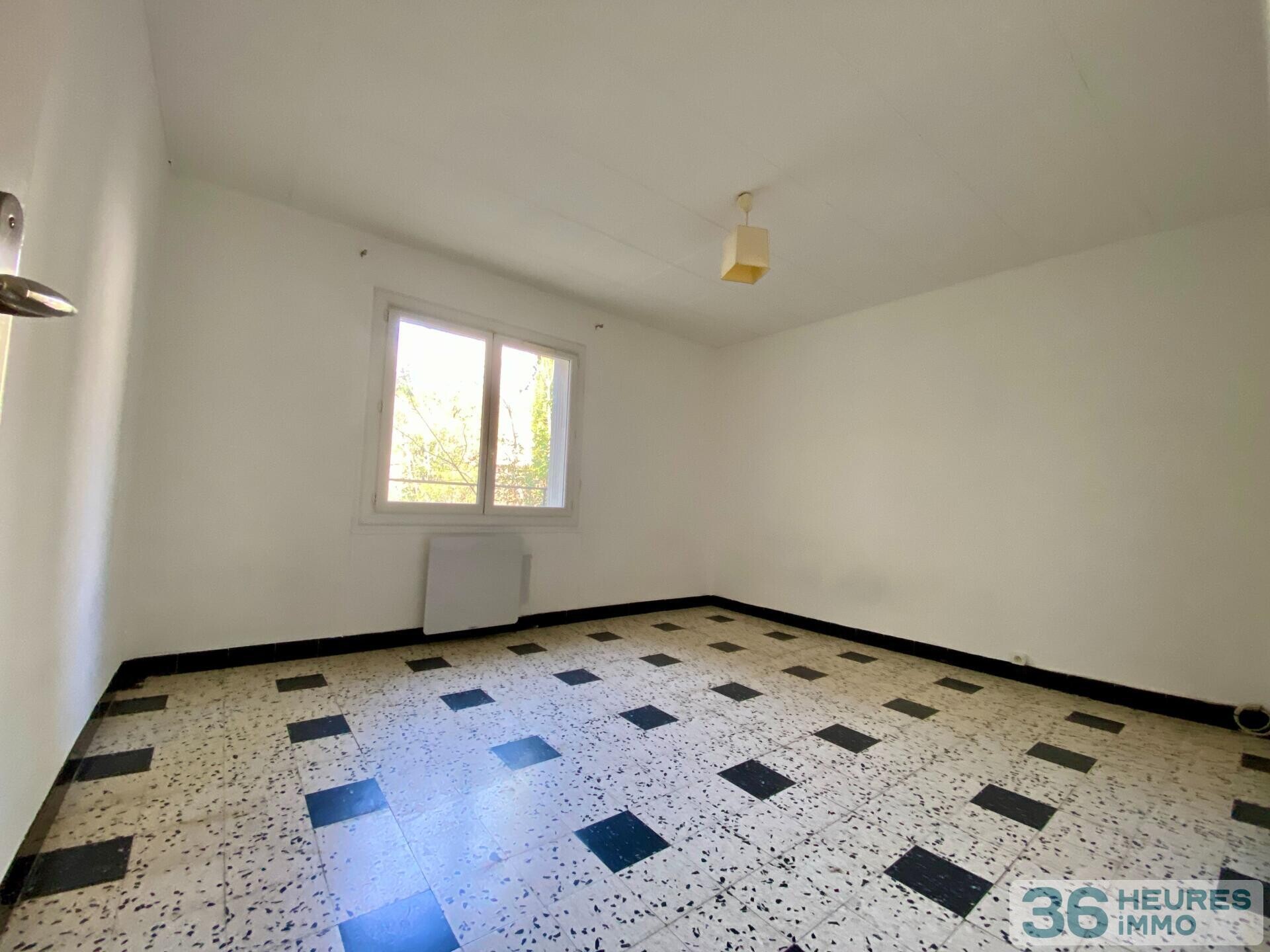 Immeuble à rénover 5 apt + terrain constructible