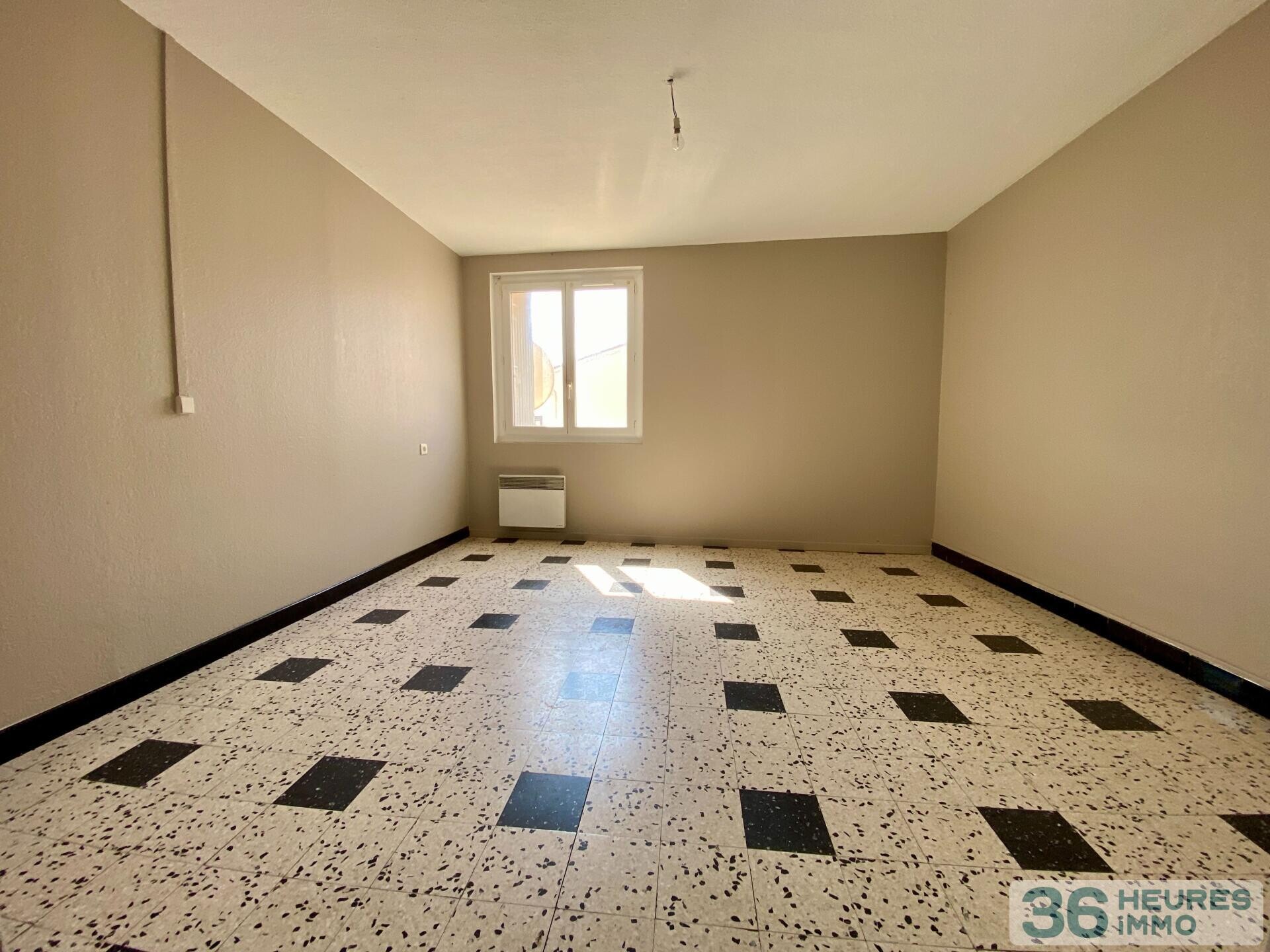 Immeuble à rénover 5 apt + terrain constructible