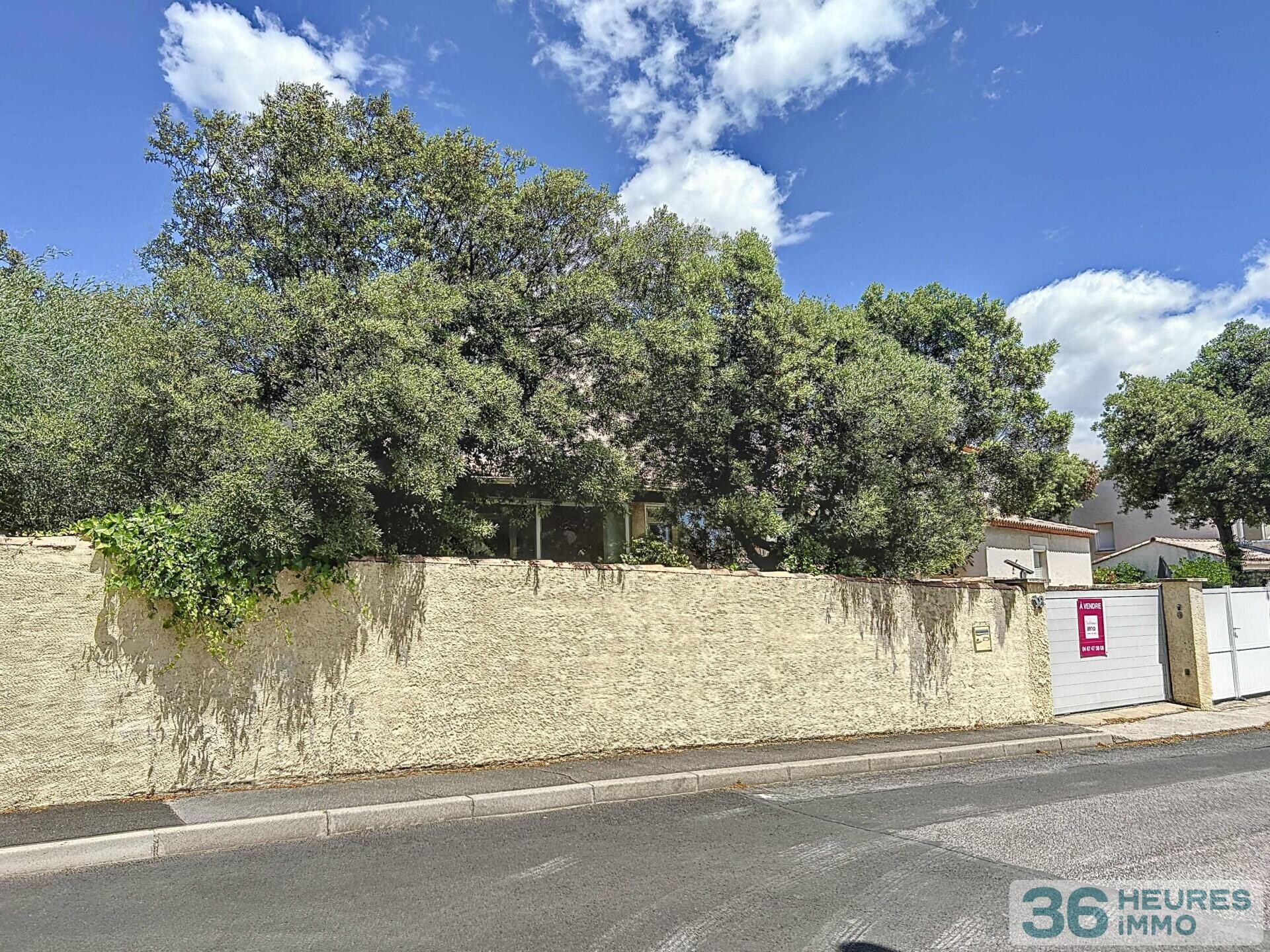 Villa T4 + Studio, contemporaine avec jardin