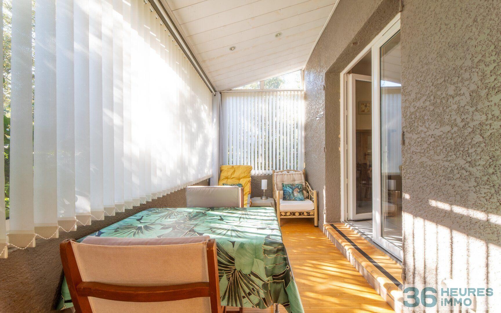 Villa T4 + Studio, contemporaine avec jardin