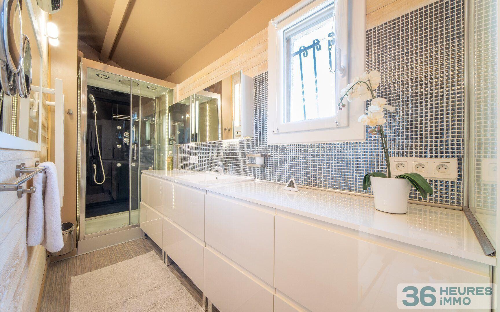 Villa T4 + Studio, contemporaine avec jardin