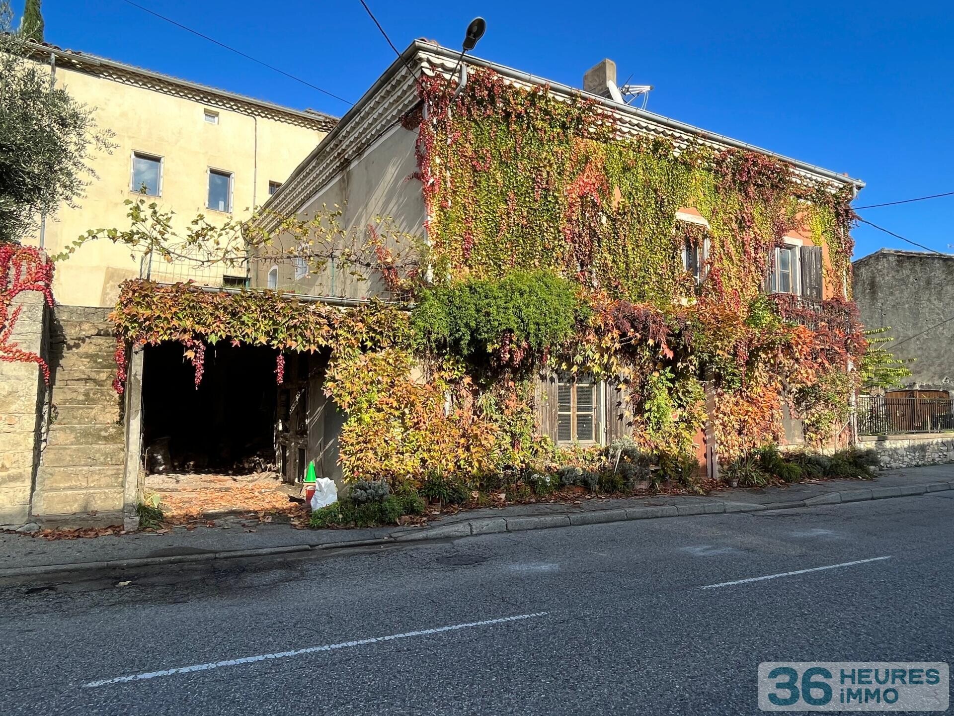 MAISON DE VILLAGE 6 PIÈCES D'ENVIRON 150 M² AVEC TERRASSE
