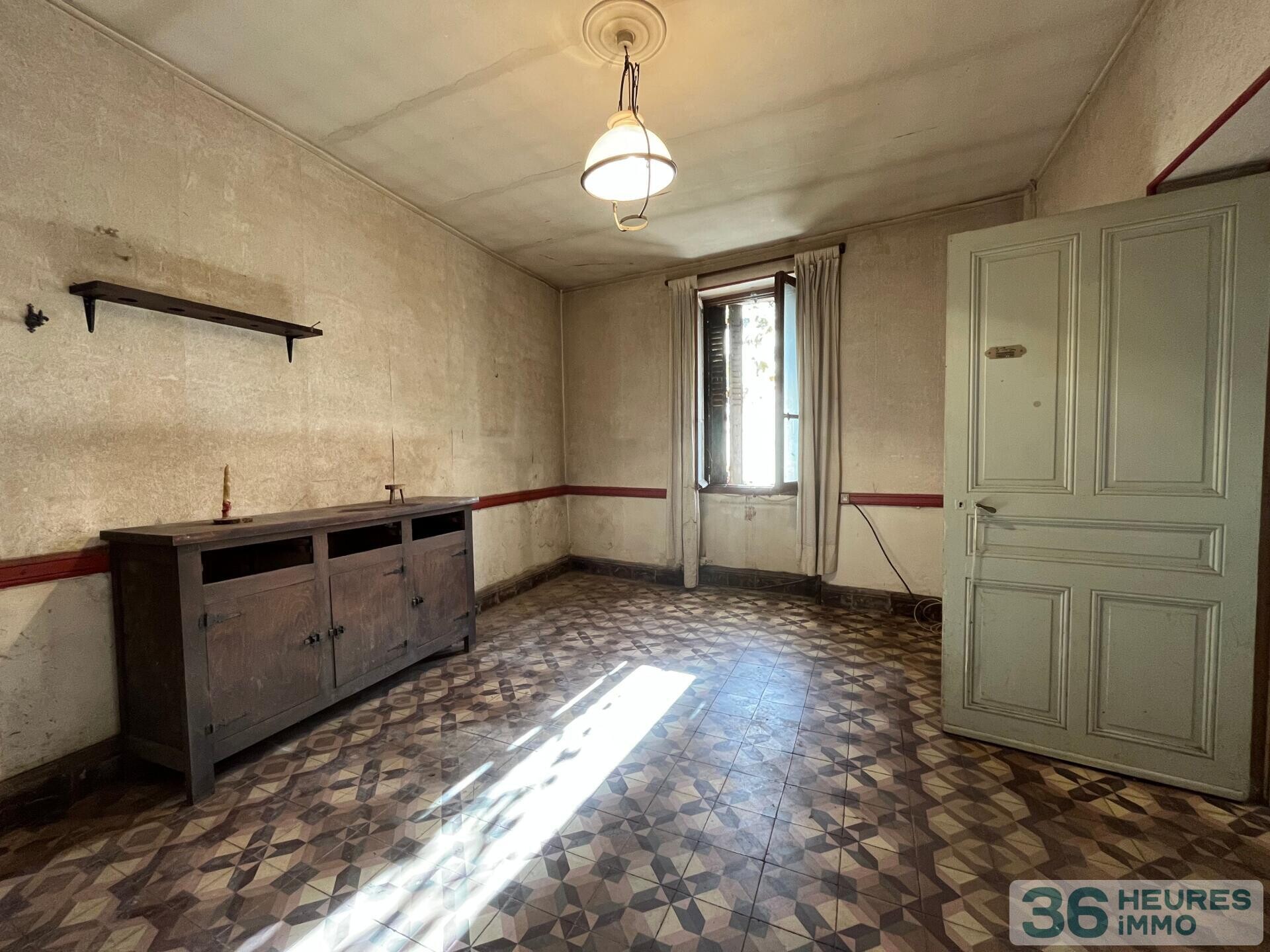 MAISON DE VILLAGE 6 PIÈCES D'ENVIRON 150 M² AVEC TERRASSE