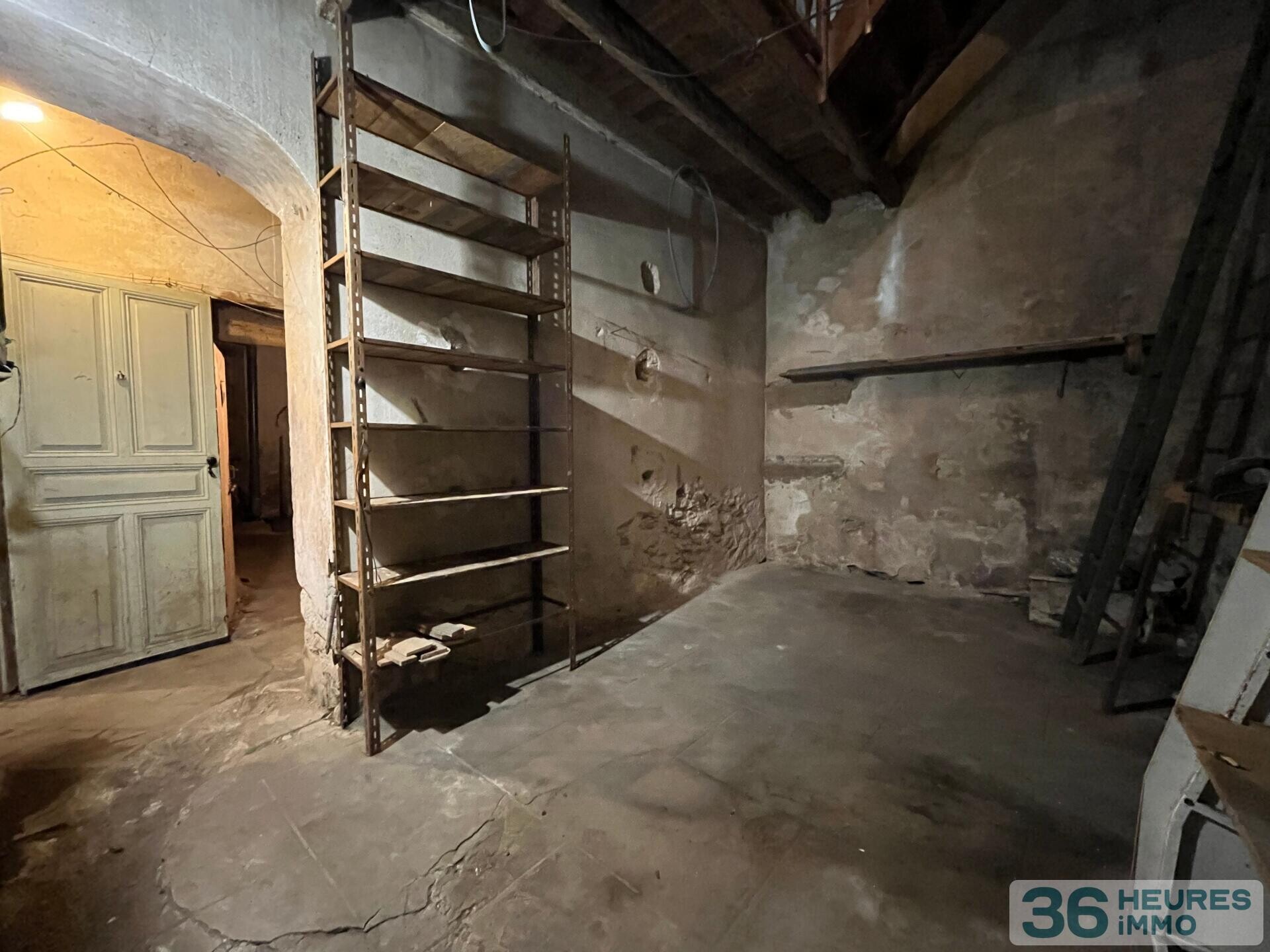 MAISON DE VILLAGE 6 PIÈCES D'ENVIRON 150 M² AVEC TERRASSE