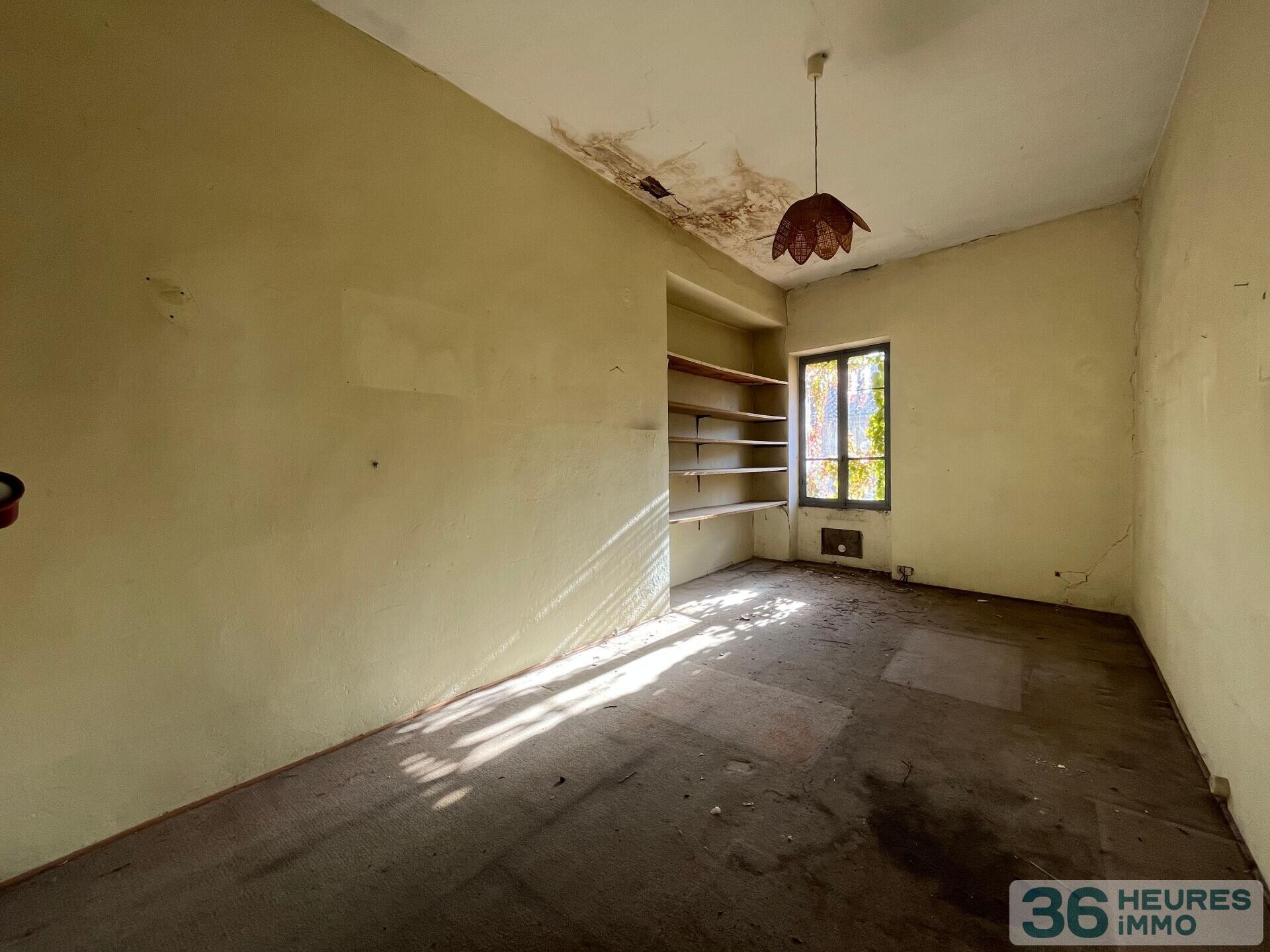 MAISON DE VILLAGE 6 PIÈCES D'ENVIRON 150 M² AVEC TERRASSE