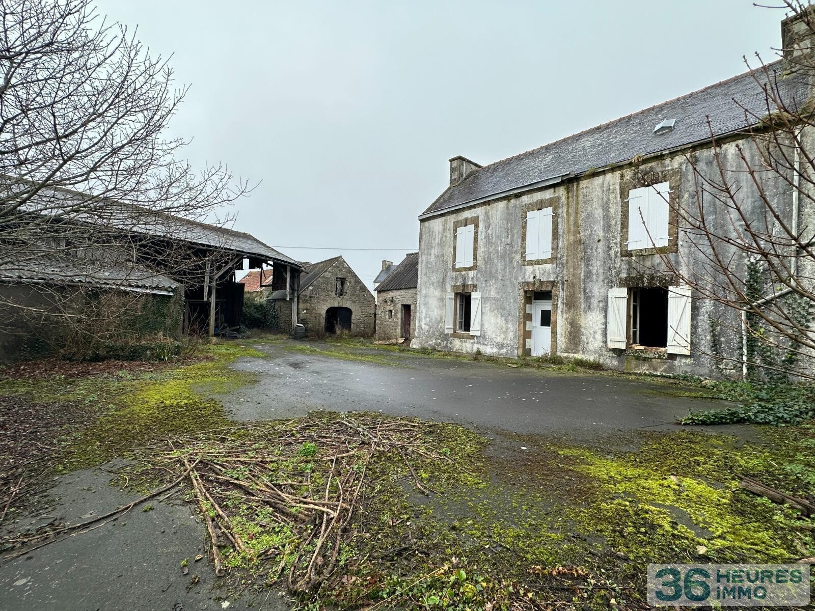 Corps de ferme à PLOUHINEC 