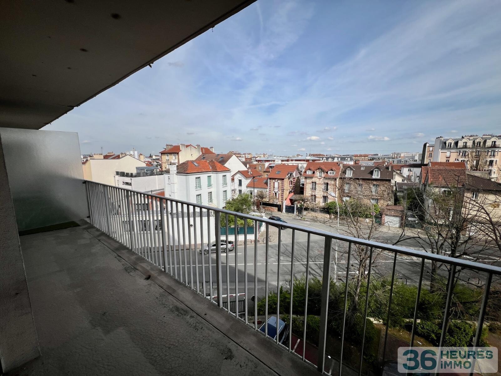 Quartier Coeur de Ville - 3 Pièces à rénover avec balcon + cave + parking + box