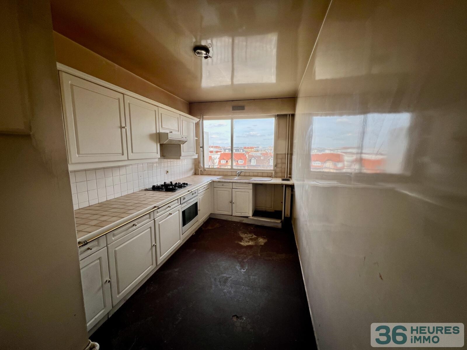 Quartier Coeur de Ville - 3 Pièces à rénover avec balcon + cave + parking + box