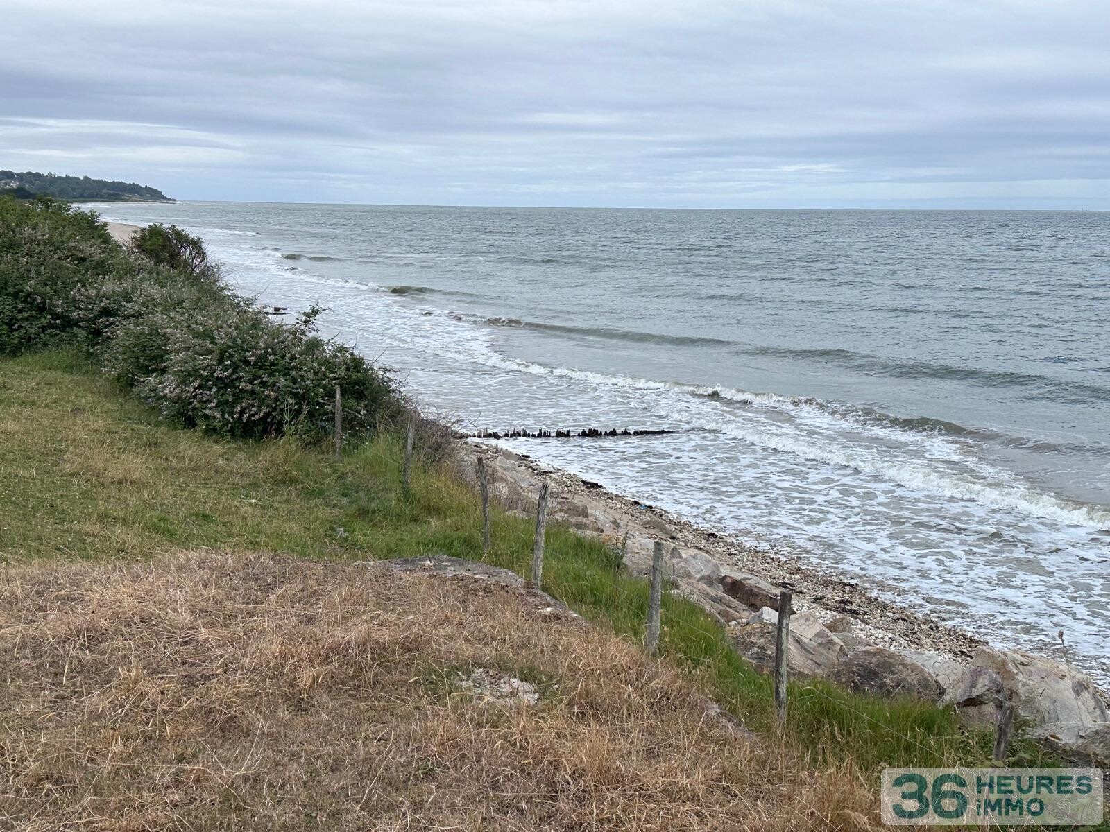 SITUATION EXCEPTIONNELLE MAISON AVEC ACCES DIRECT PLAGE